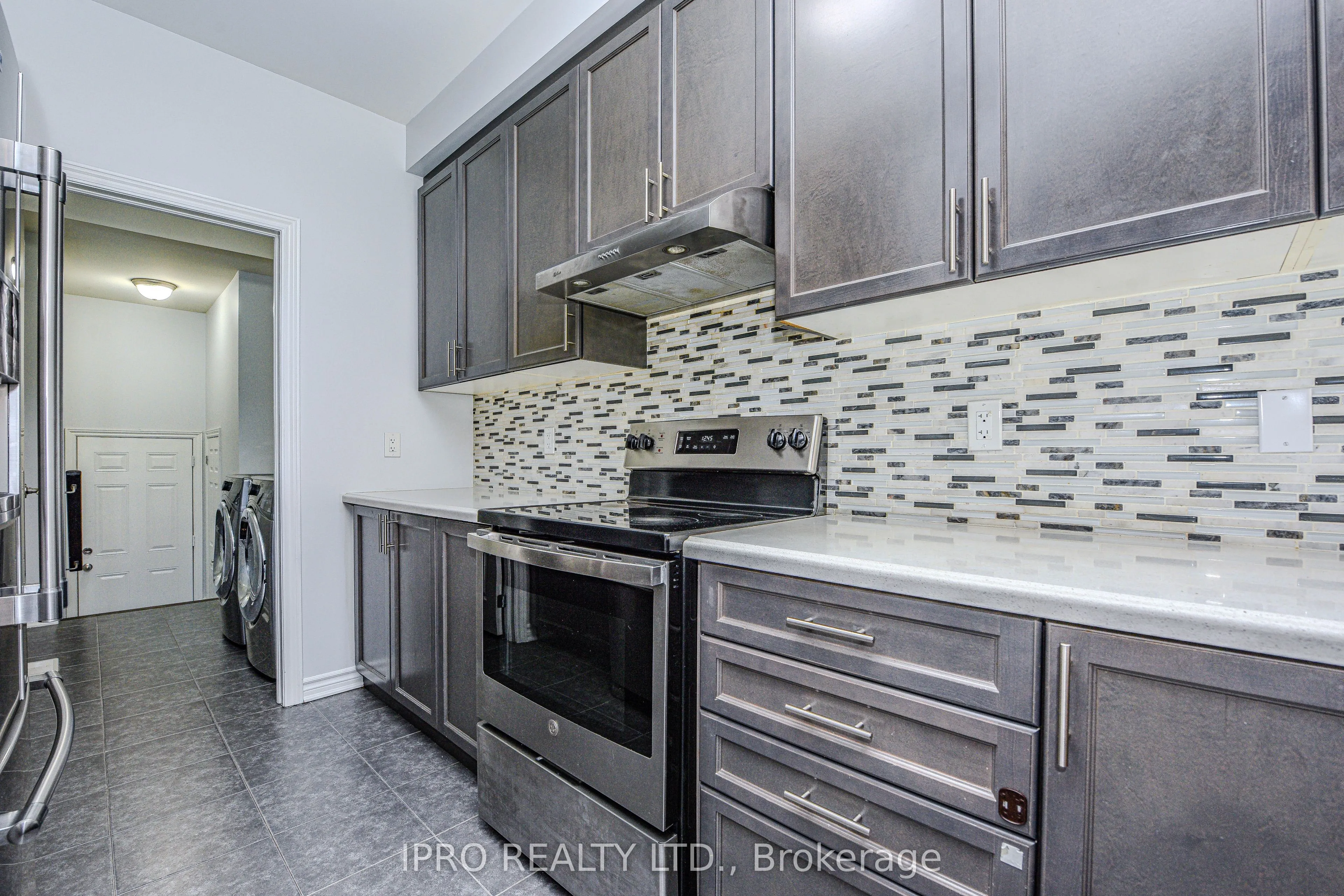 29 Gammon Crescent S