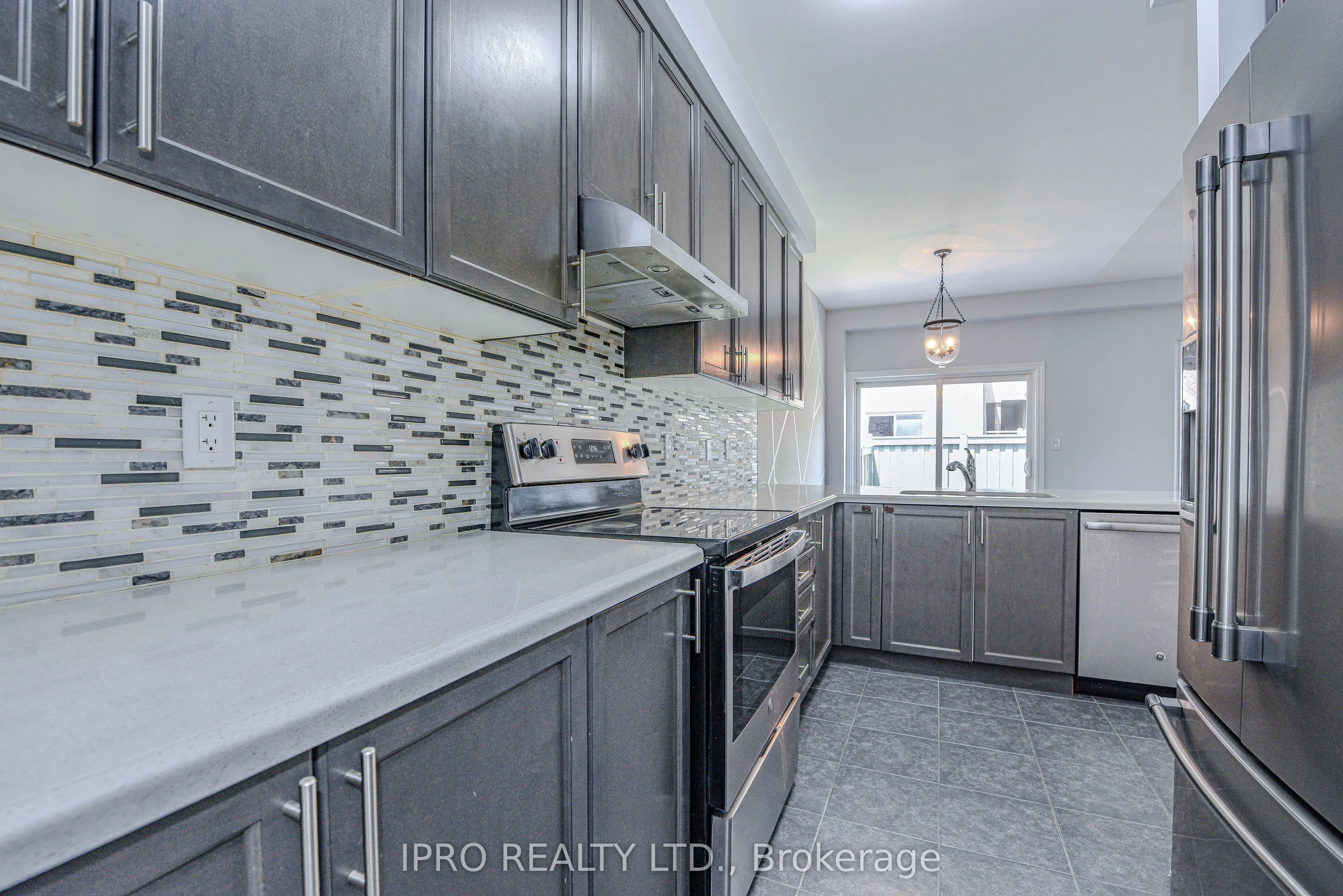 29 Gammon Crescent S