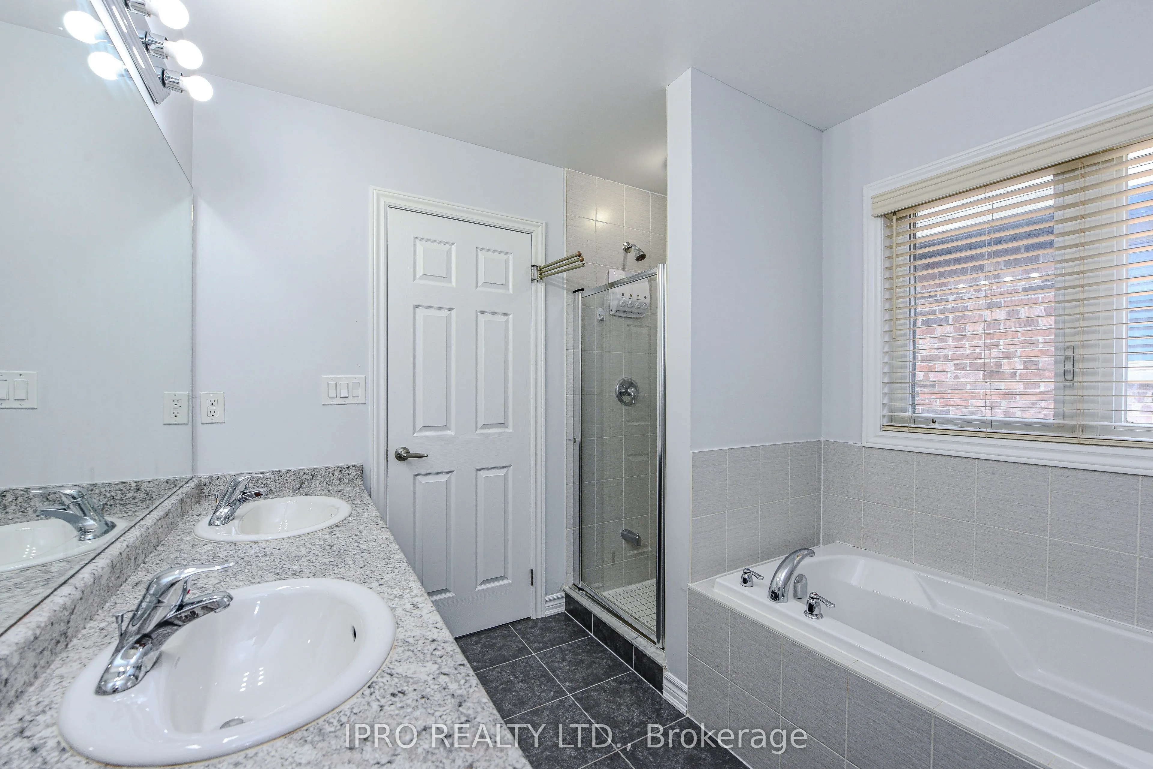 29 Gammon Crescent S