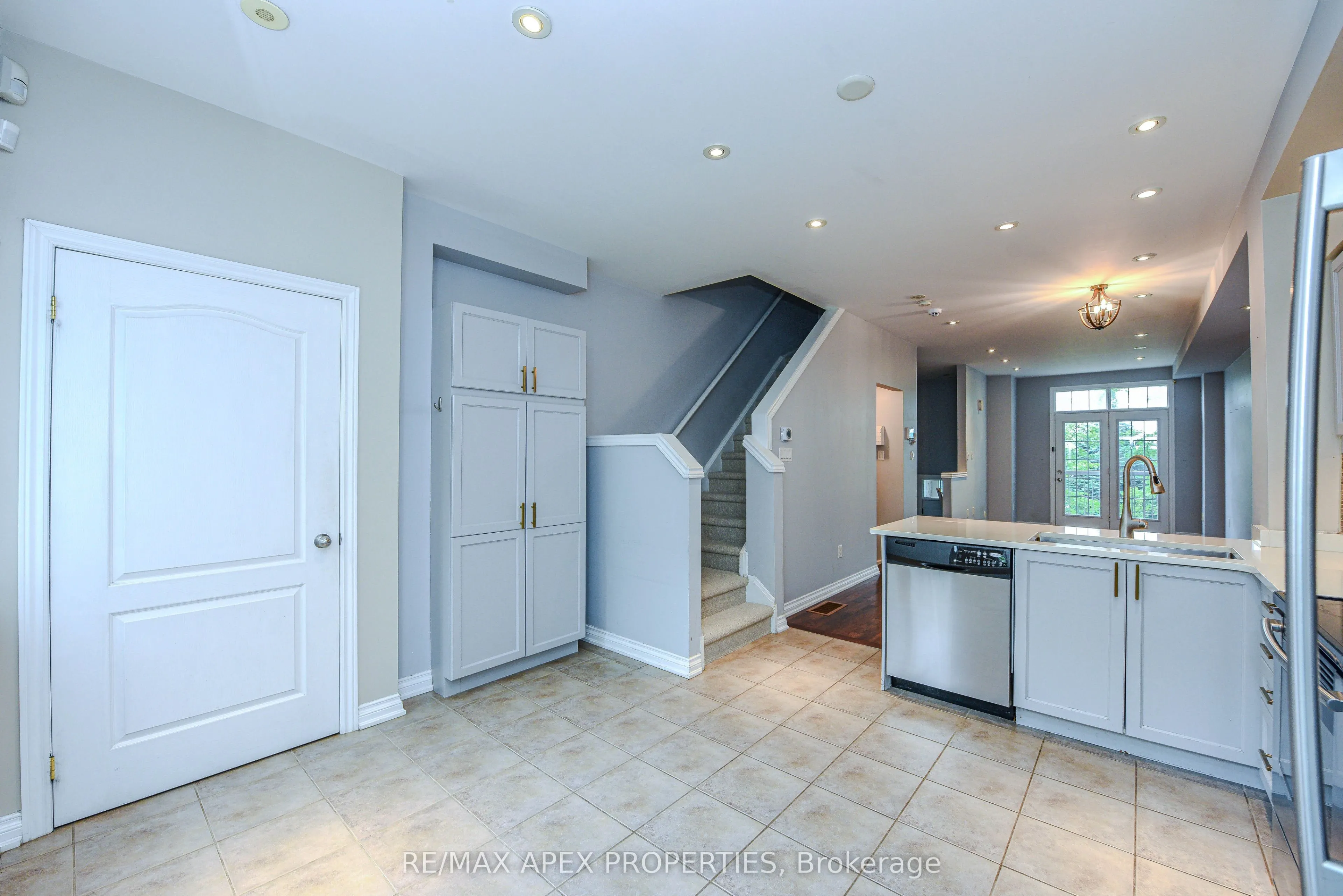 99 Piggott Mews