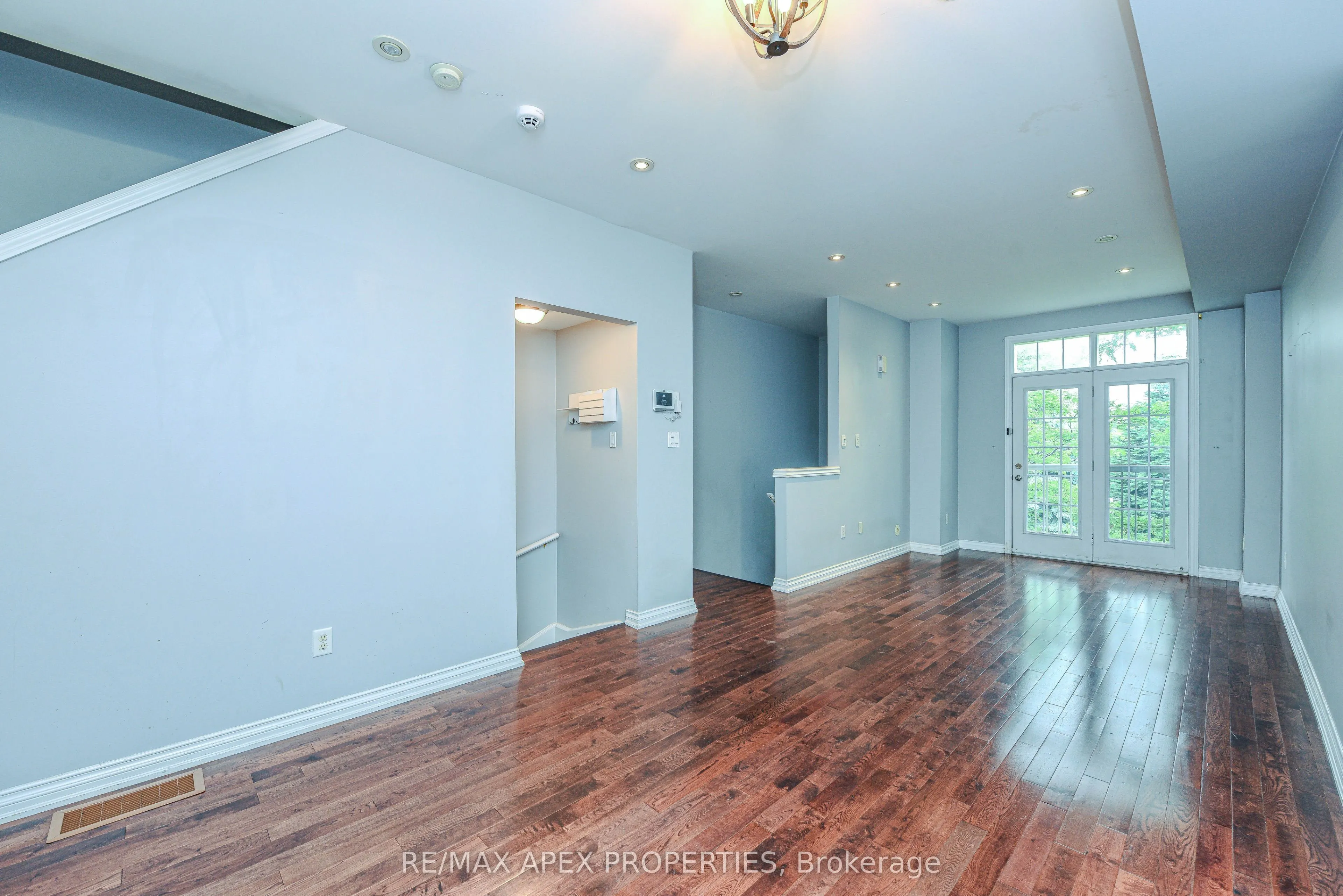 99 Piggott Mews