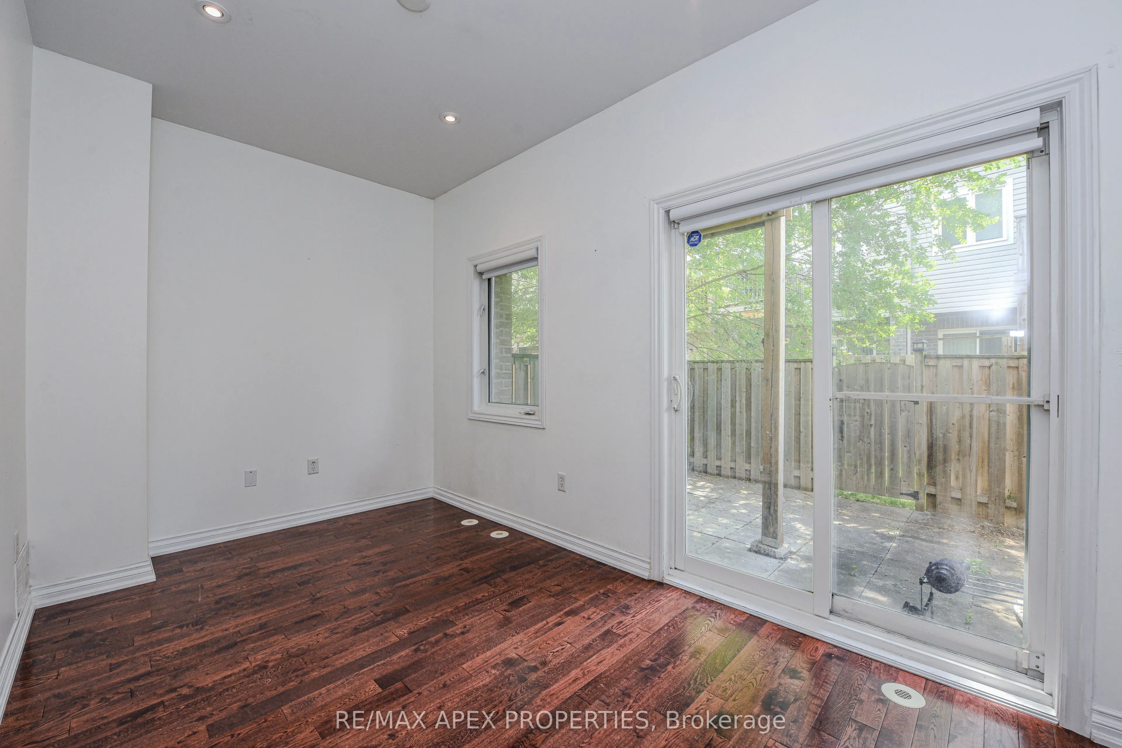 99 Piggott Mews