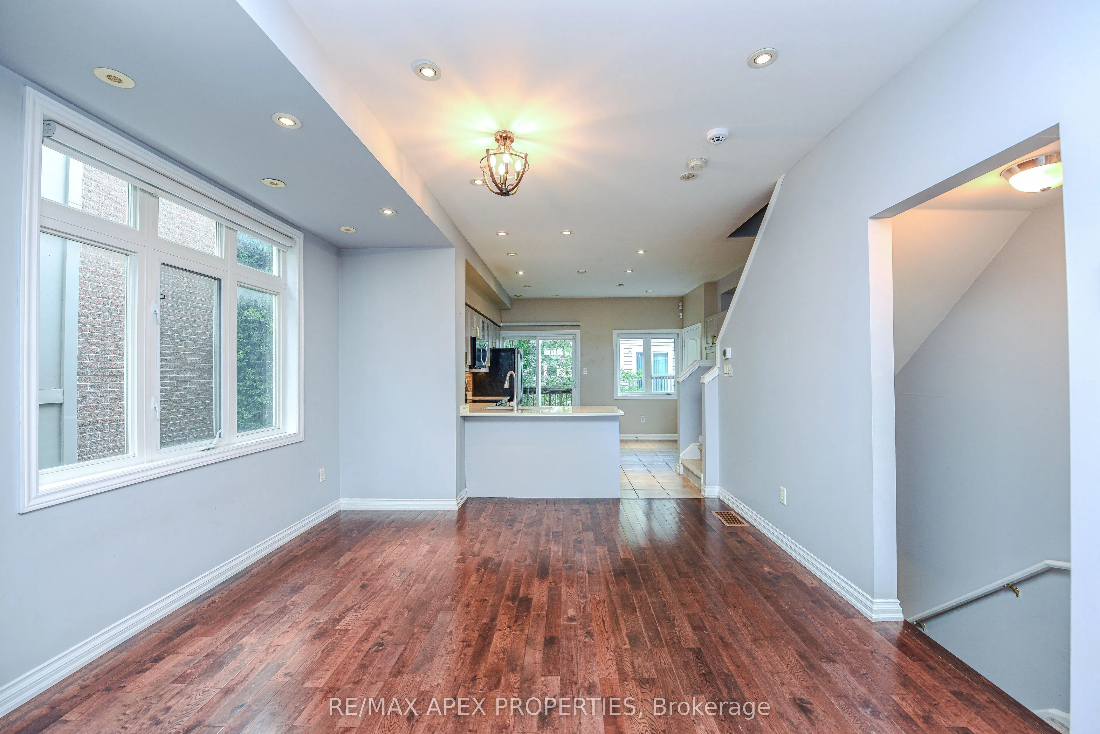 99 Piggott Mews