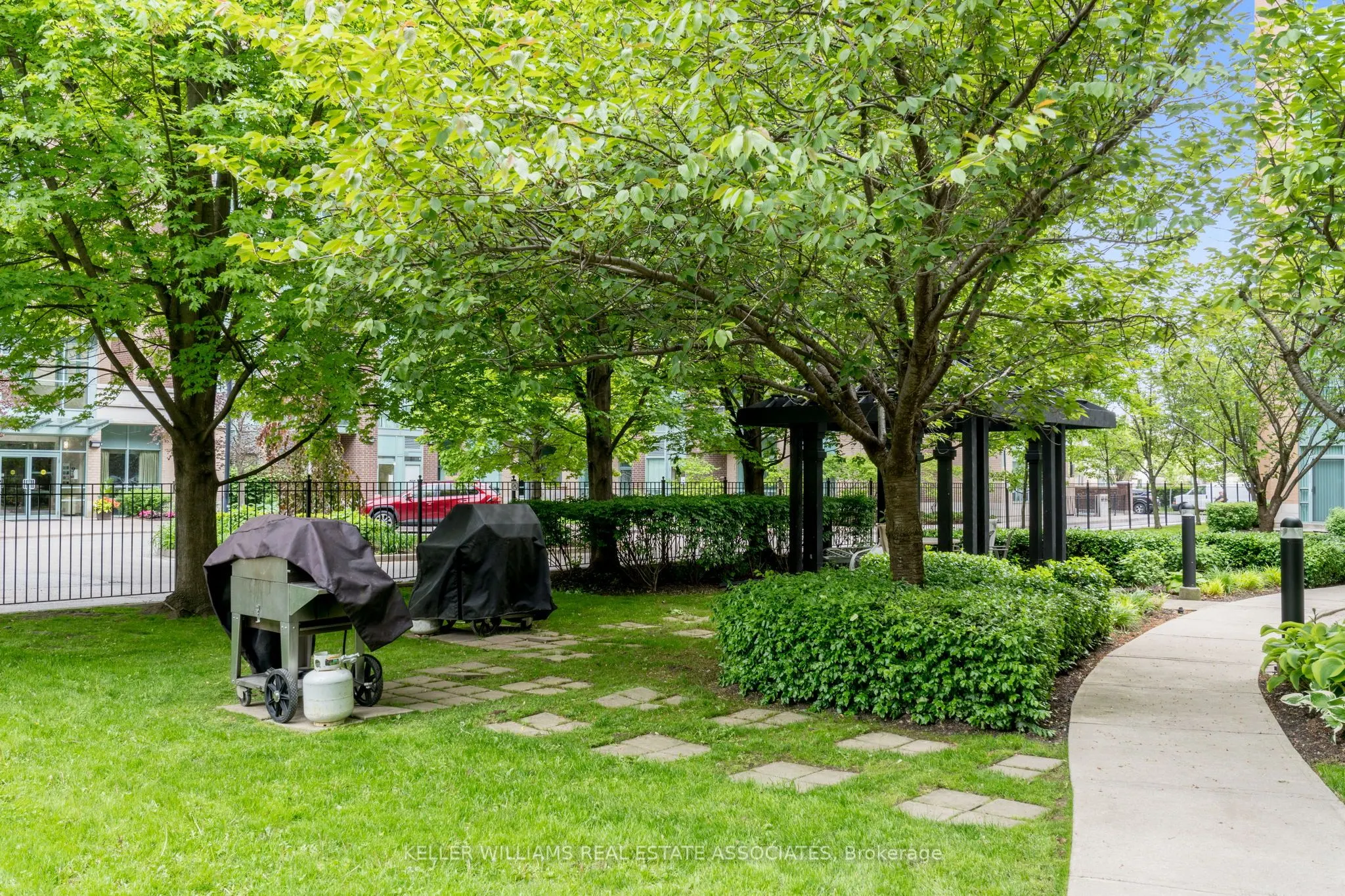 15 Michael Power Place, #709
