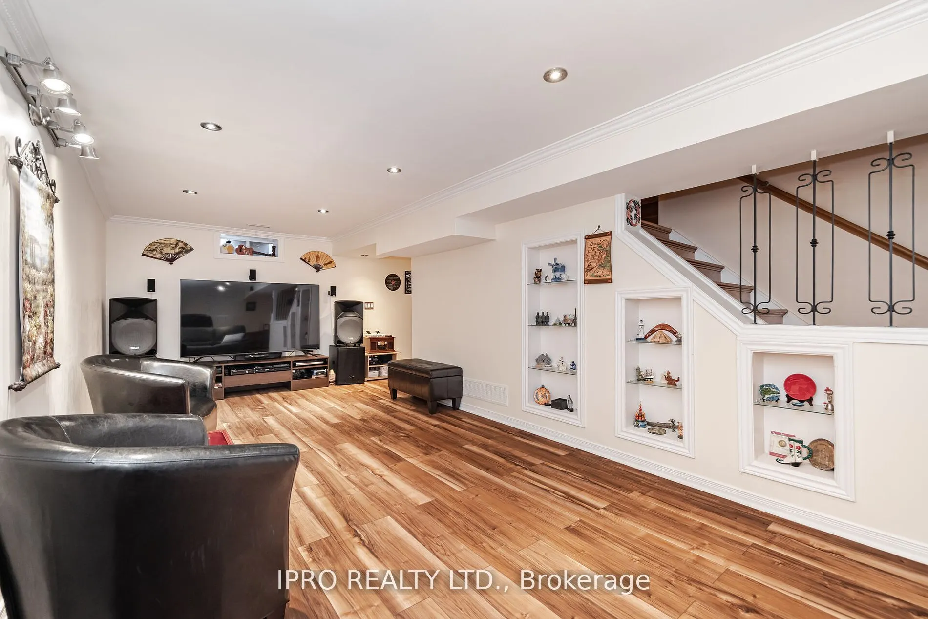 1615 Sir Monty's Drive