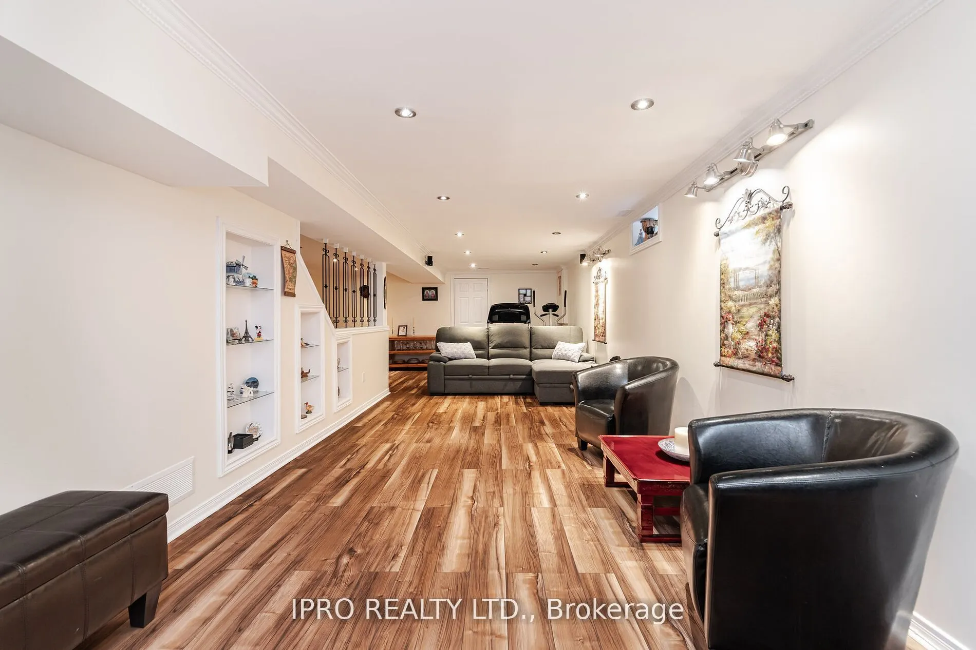 1615 Sir Monty's Drive