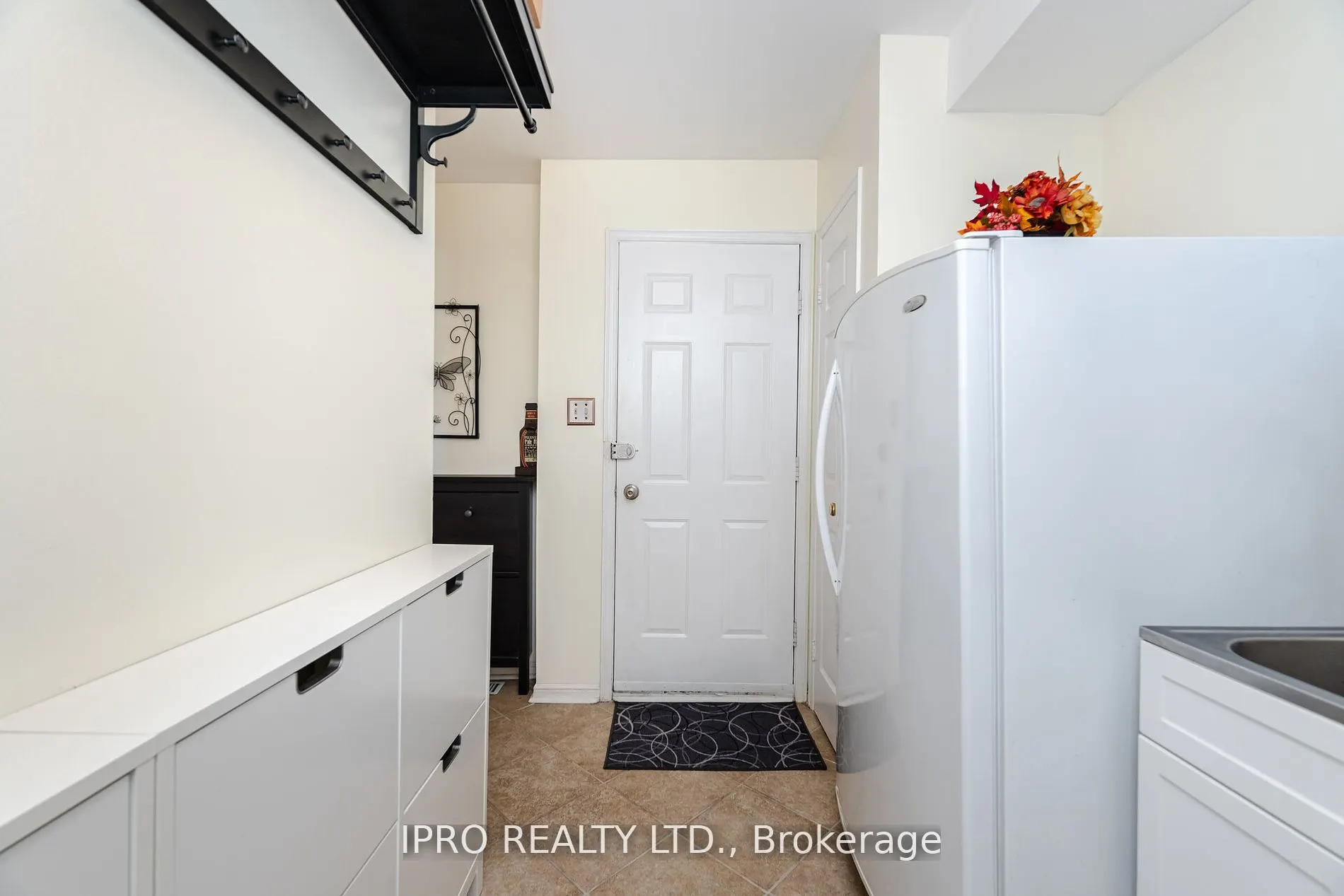 1615 Sir Monty's Drive