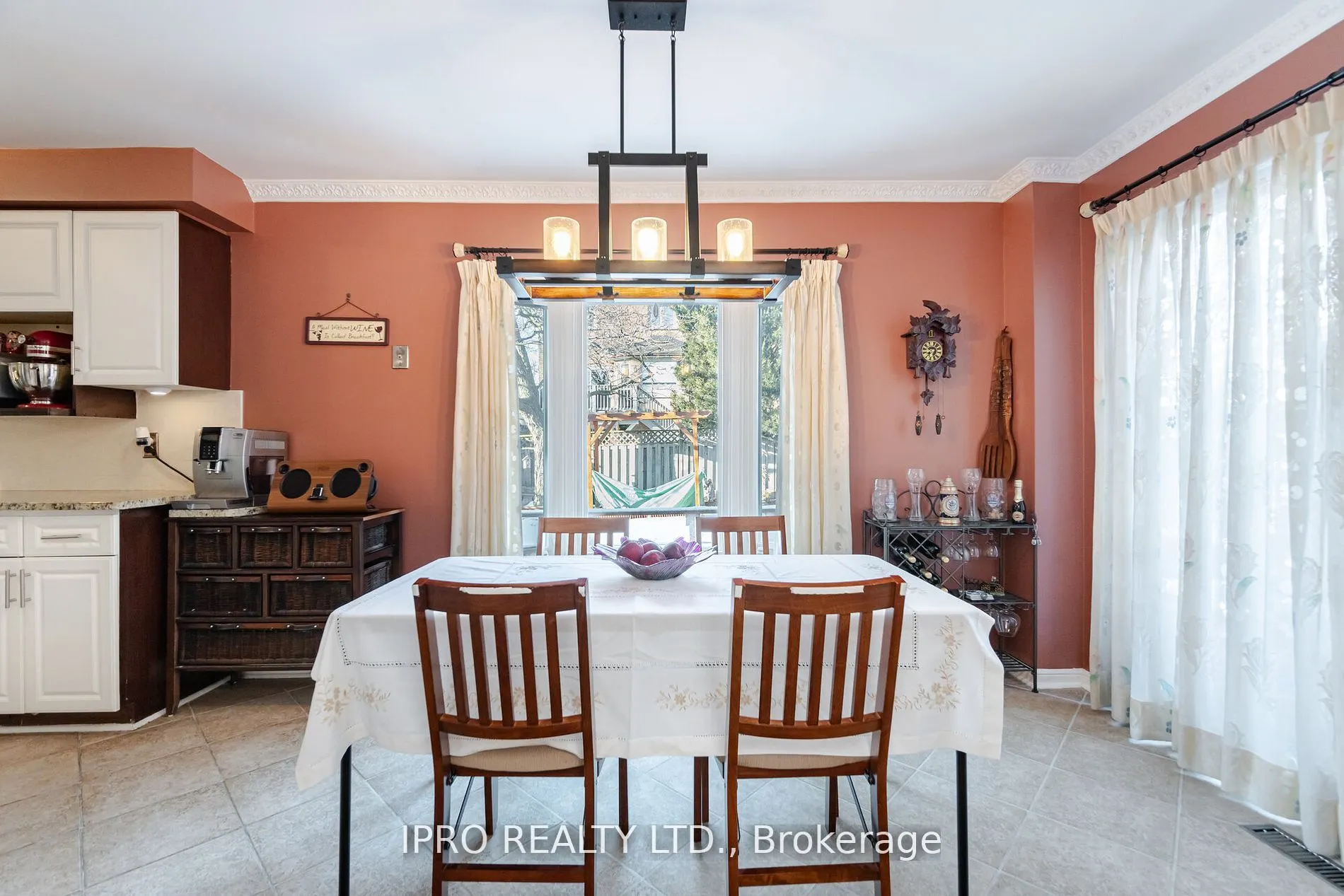 1615 Sir Monty's Drive
