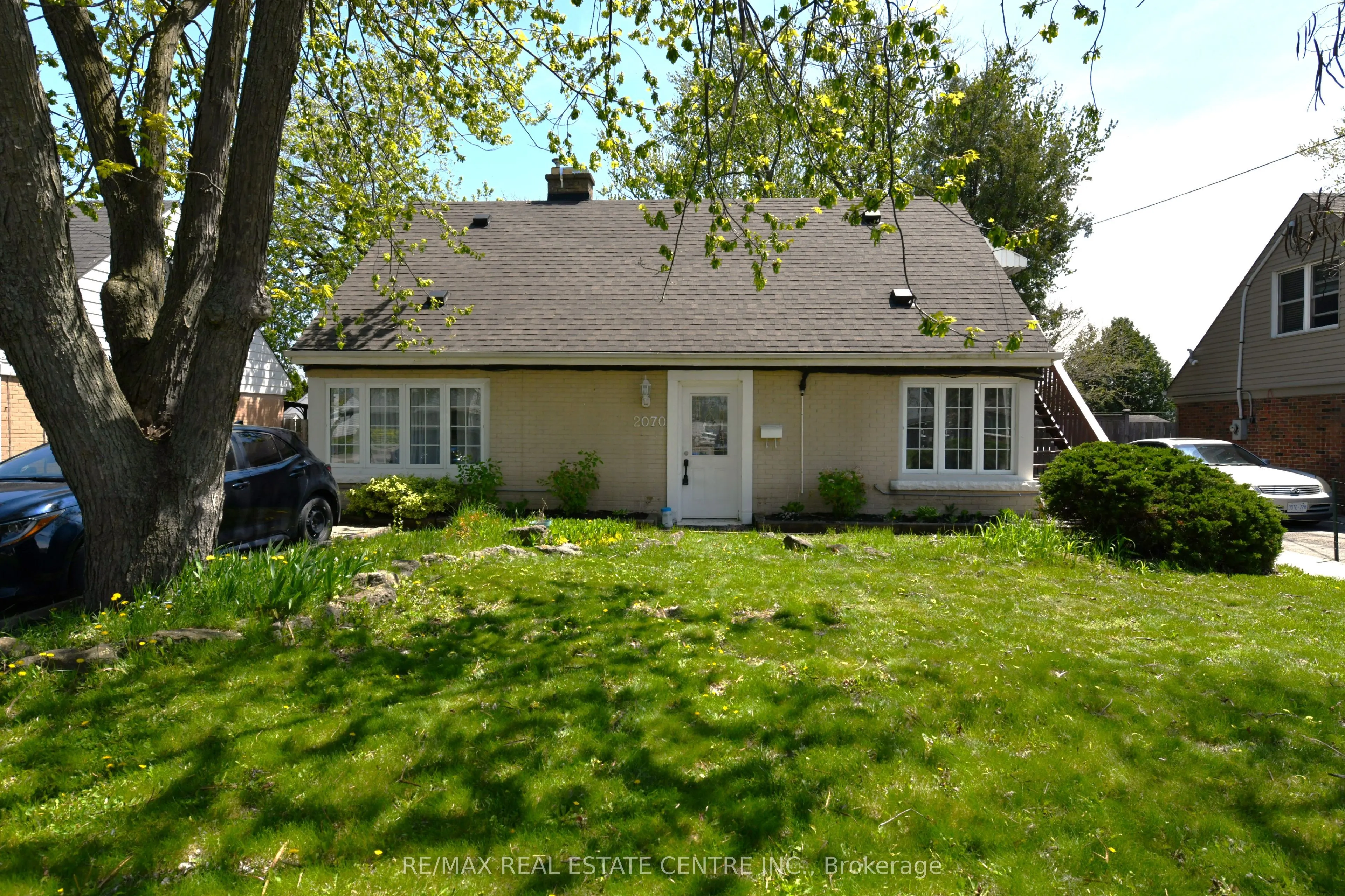 2070 Churchill Avenue