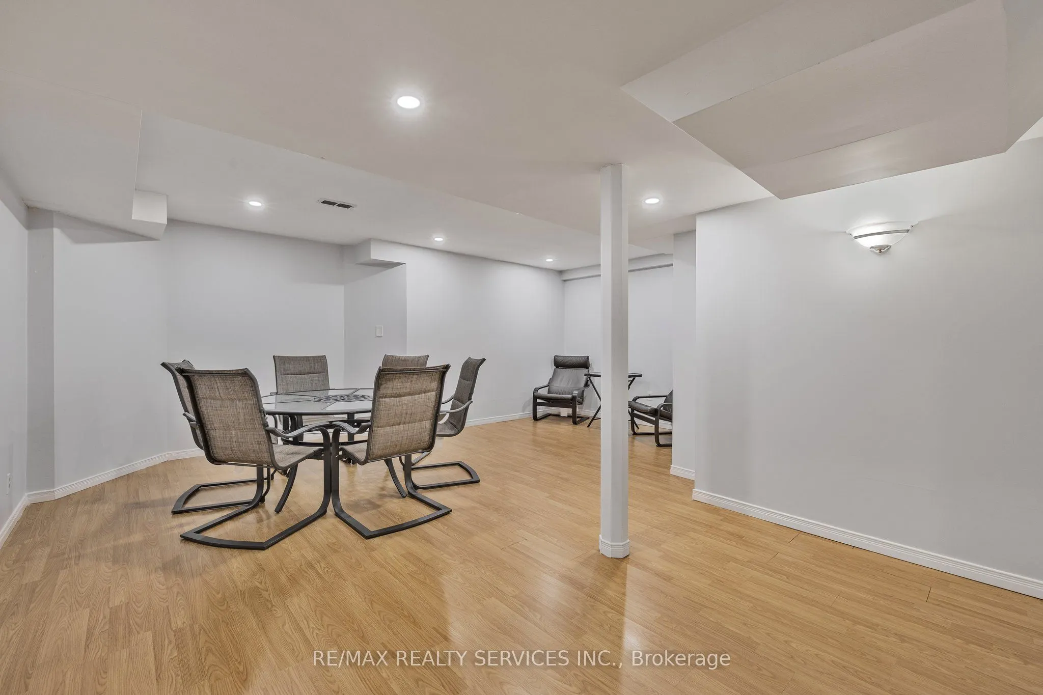 24 Royal Valley Drive