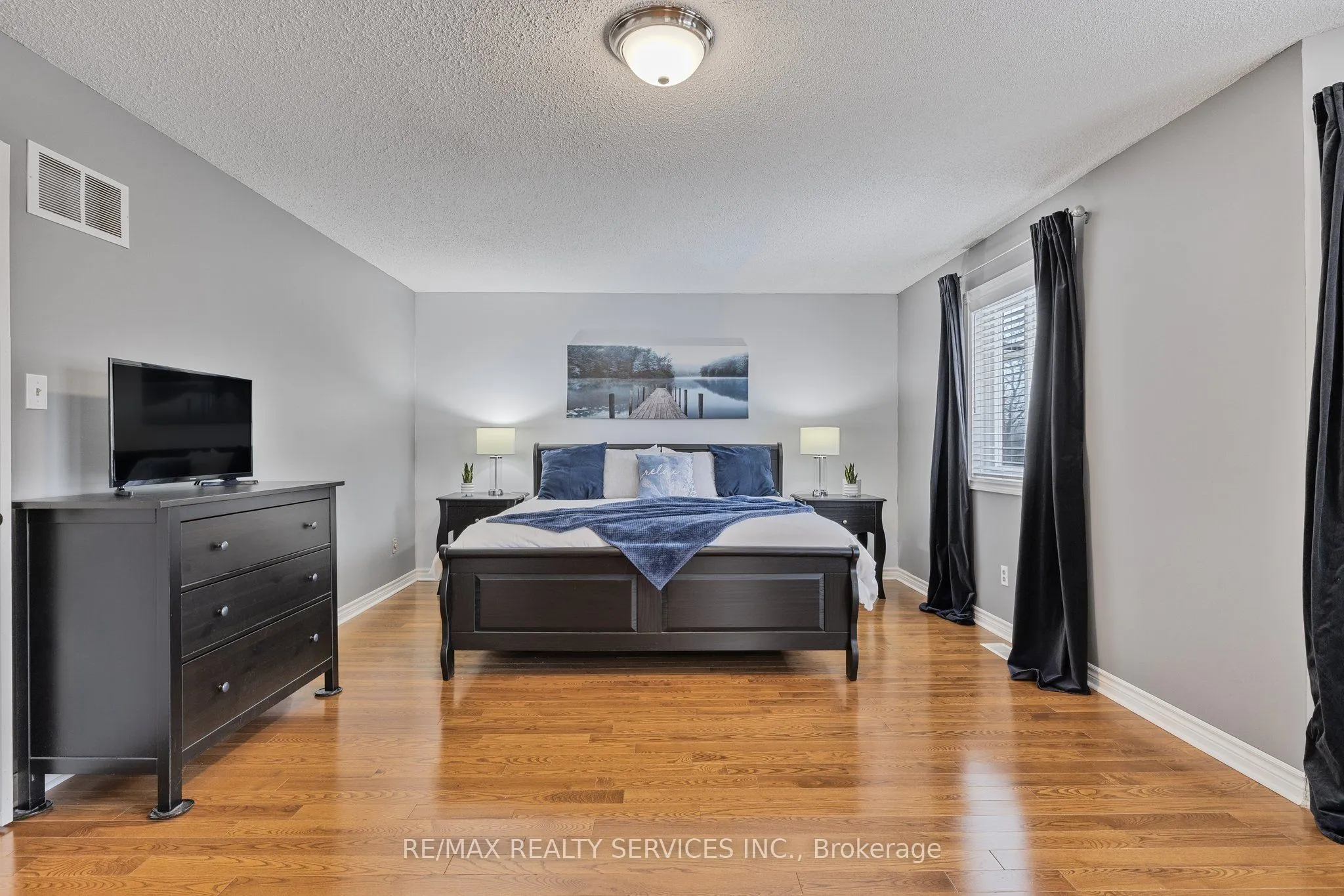 24 Royal Valley Drive