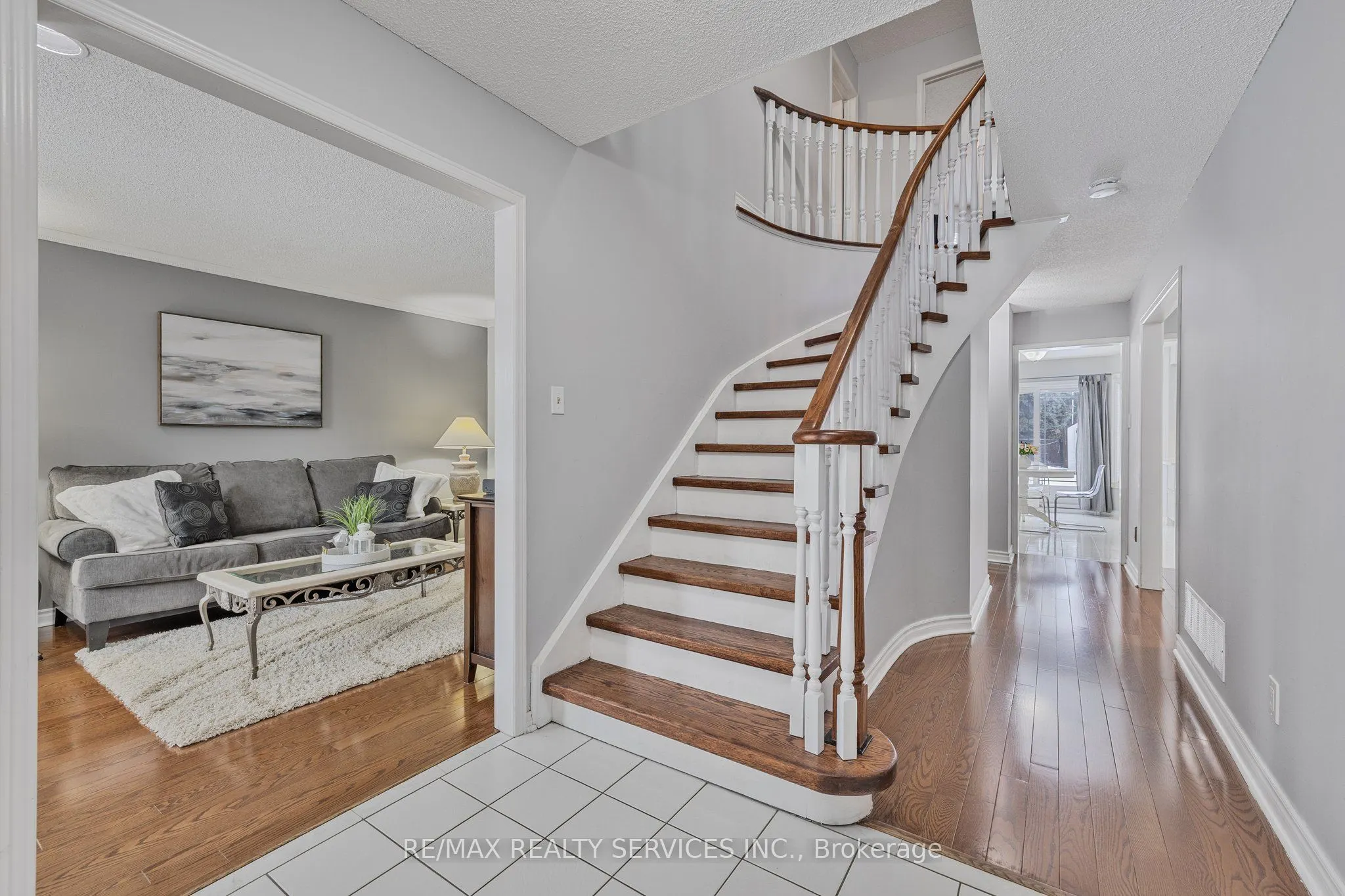 24 Royal Valley Drive