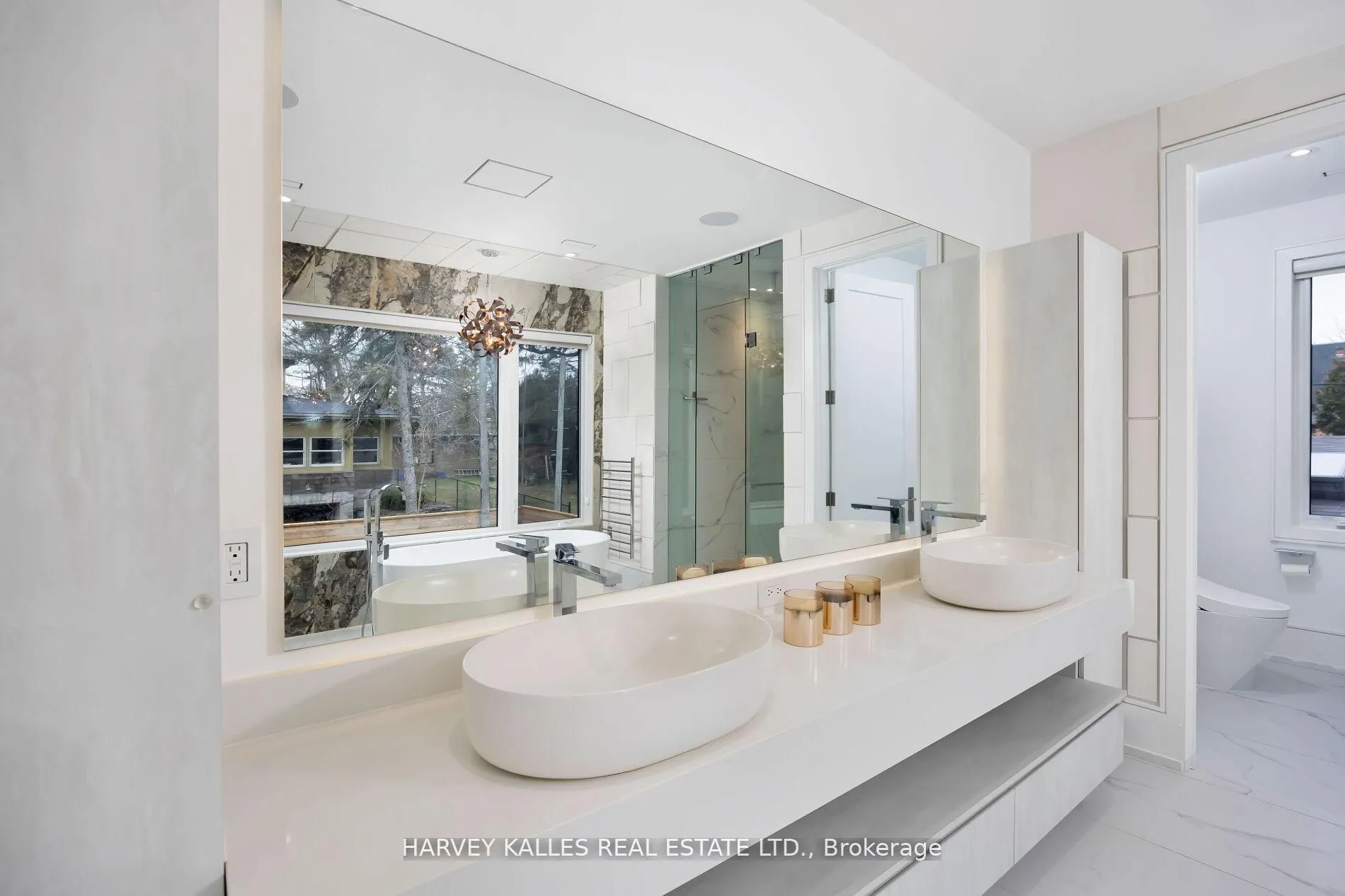 837 ROYAL YORK Road