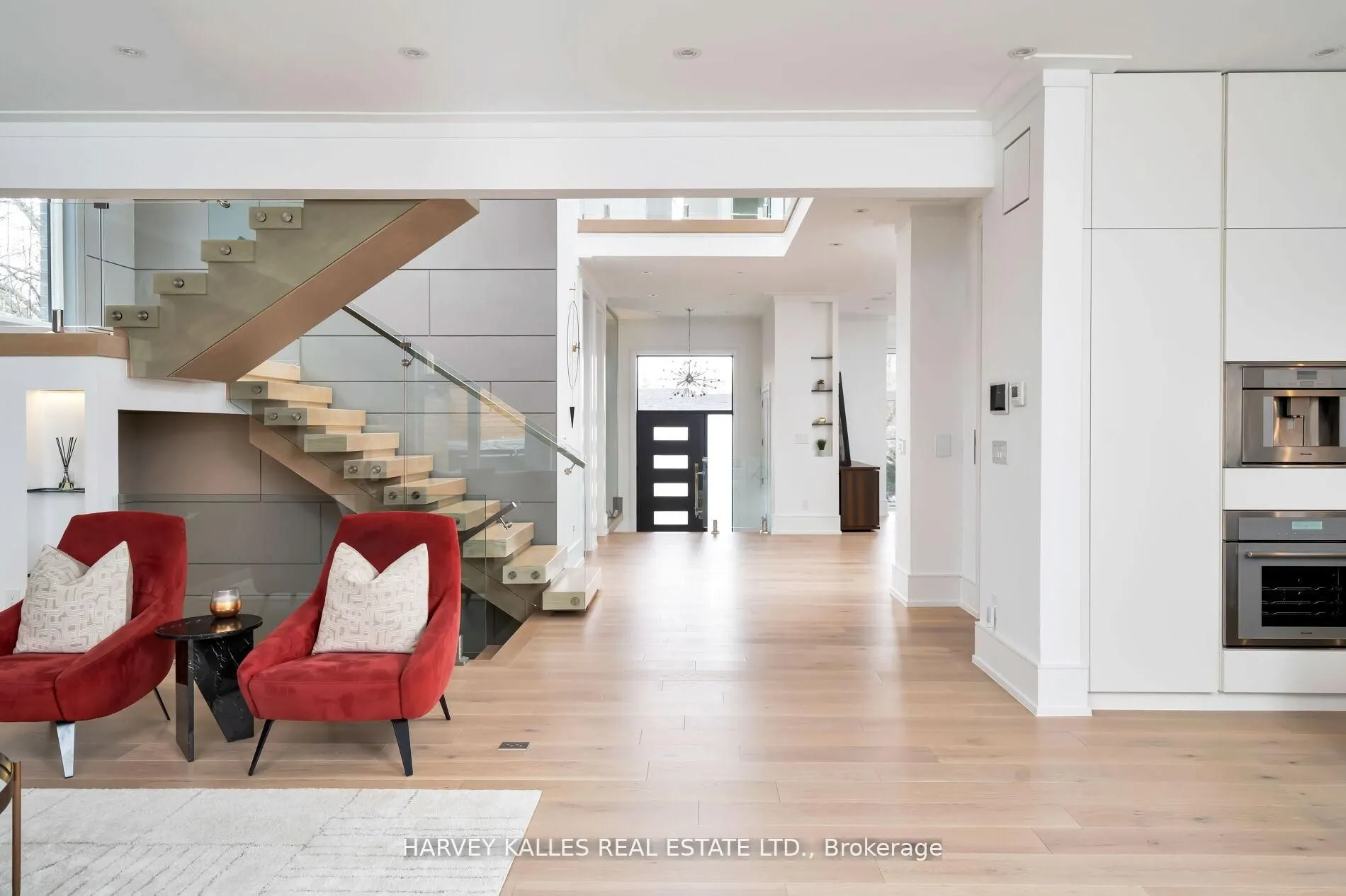 837 ROYAL YORK Road