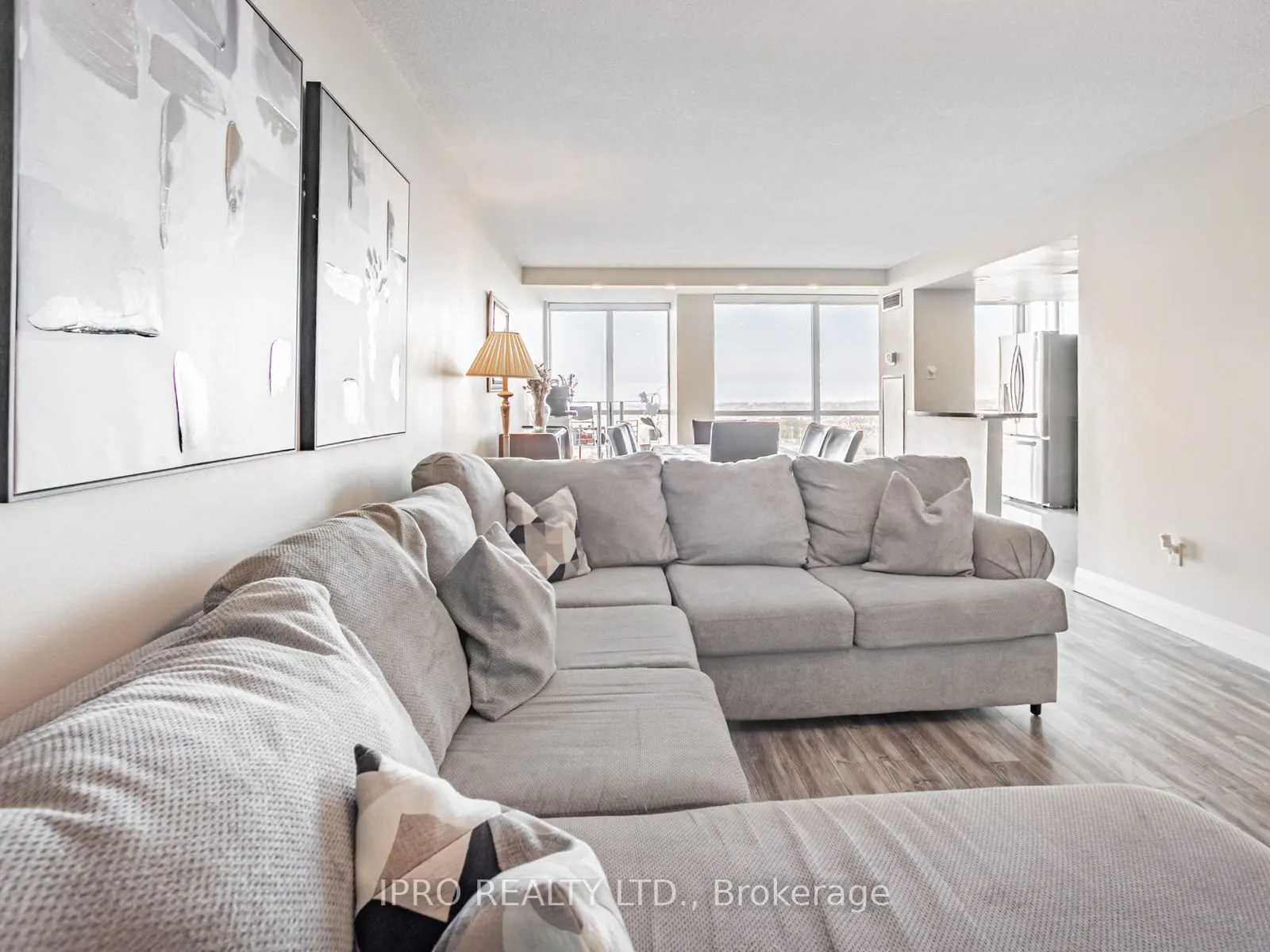 350 Webb Drive, #1806