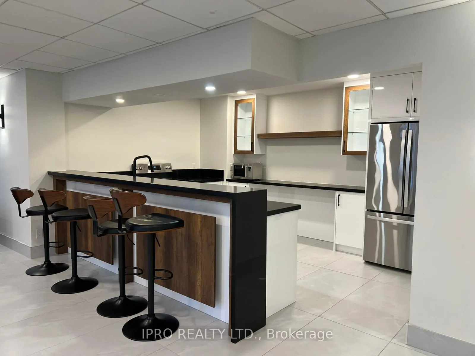 350 Webb Drive, #1806