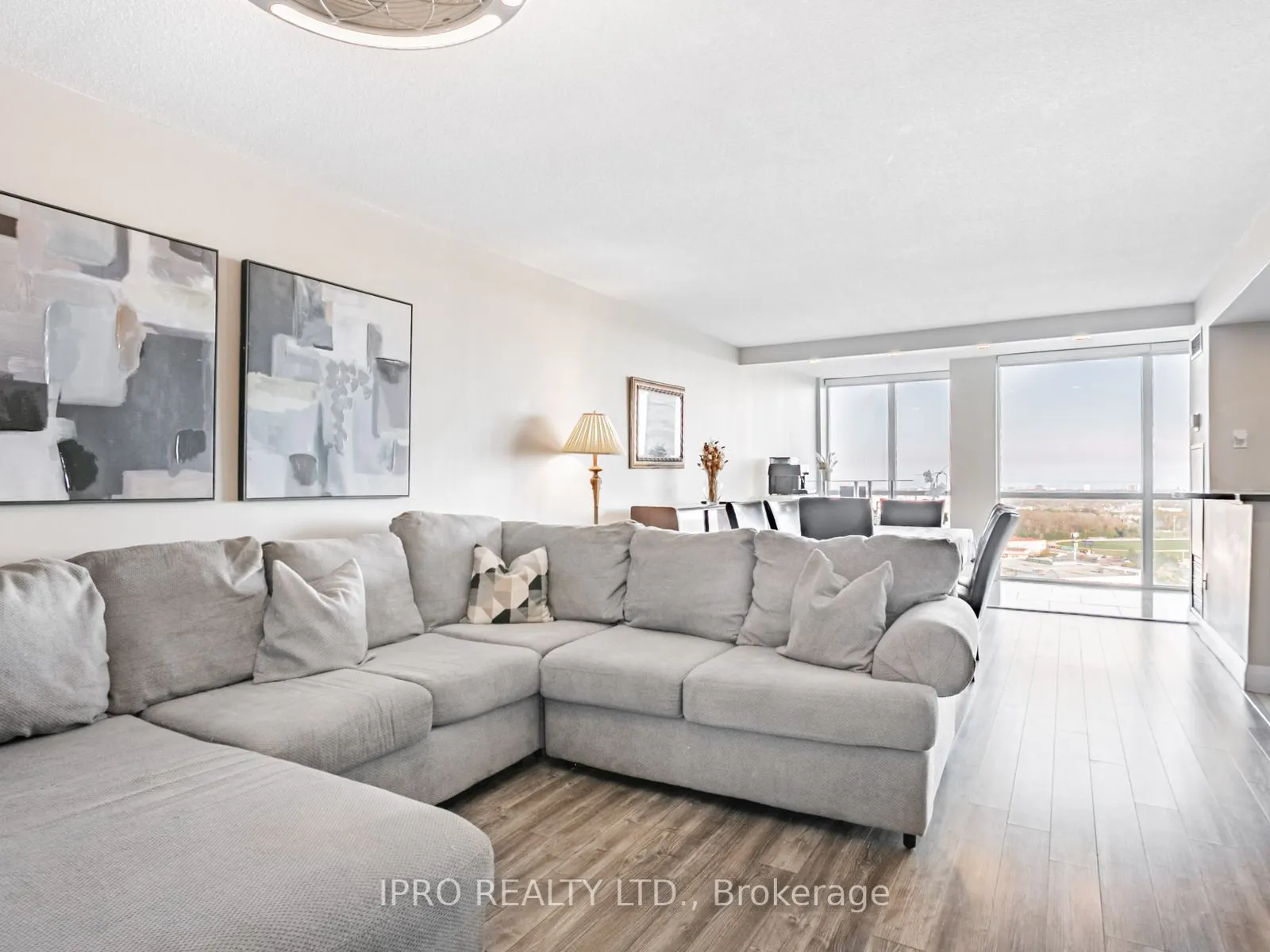 350 Webb Drive, #1806