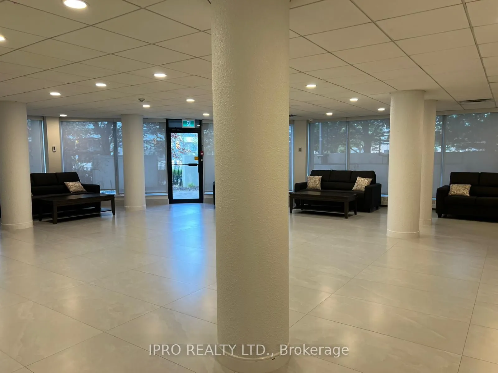 350 Webb Drive, #1806
