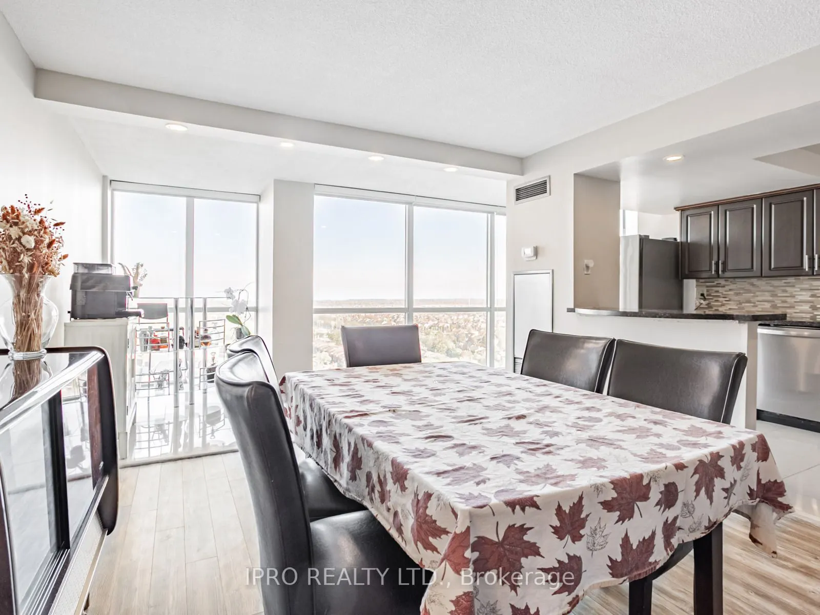 350 Webb Drive, #1806