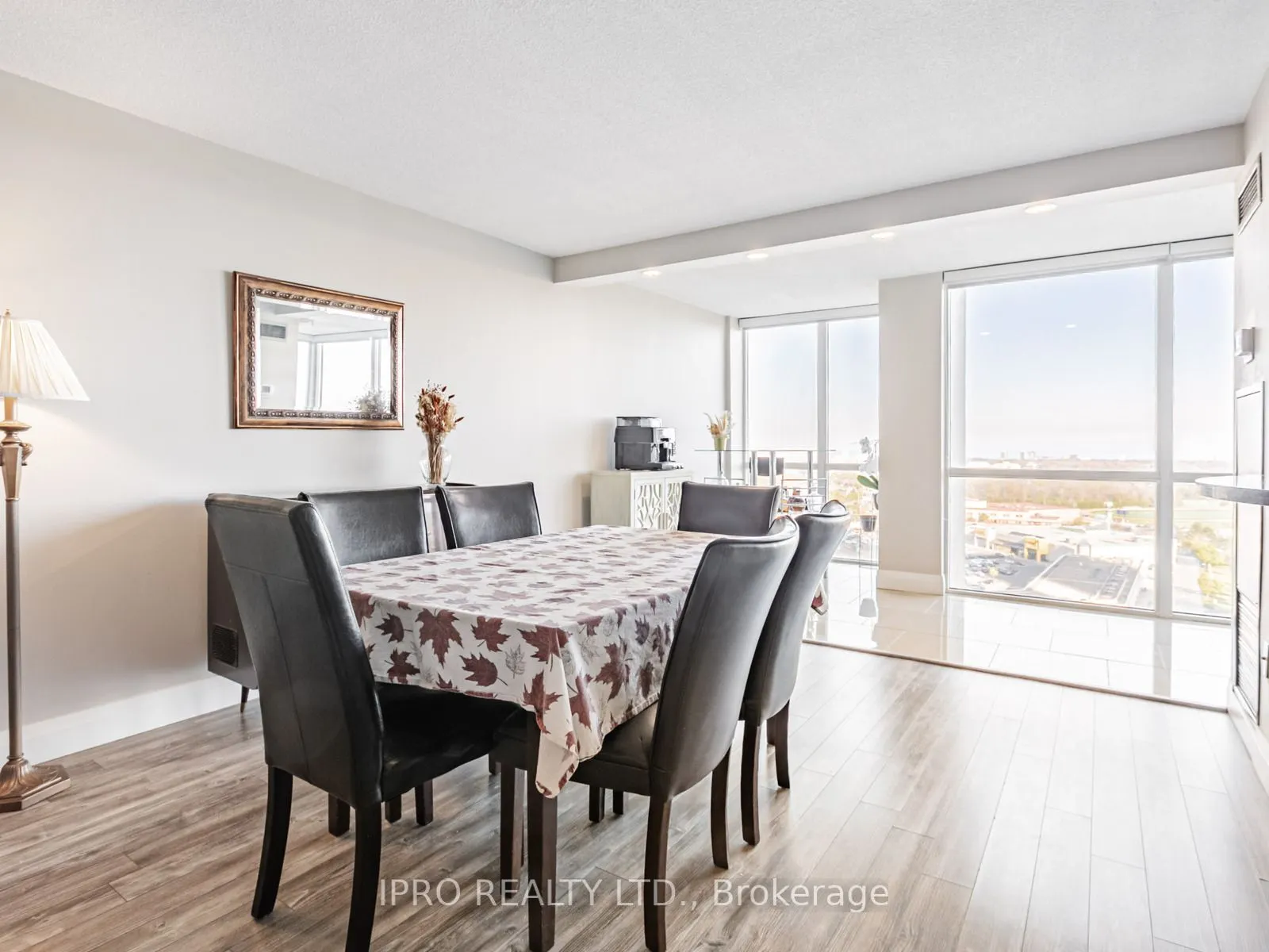 350 Webb Drive, #1806