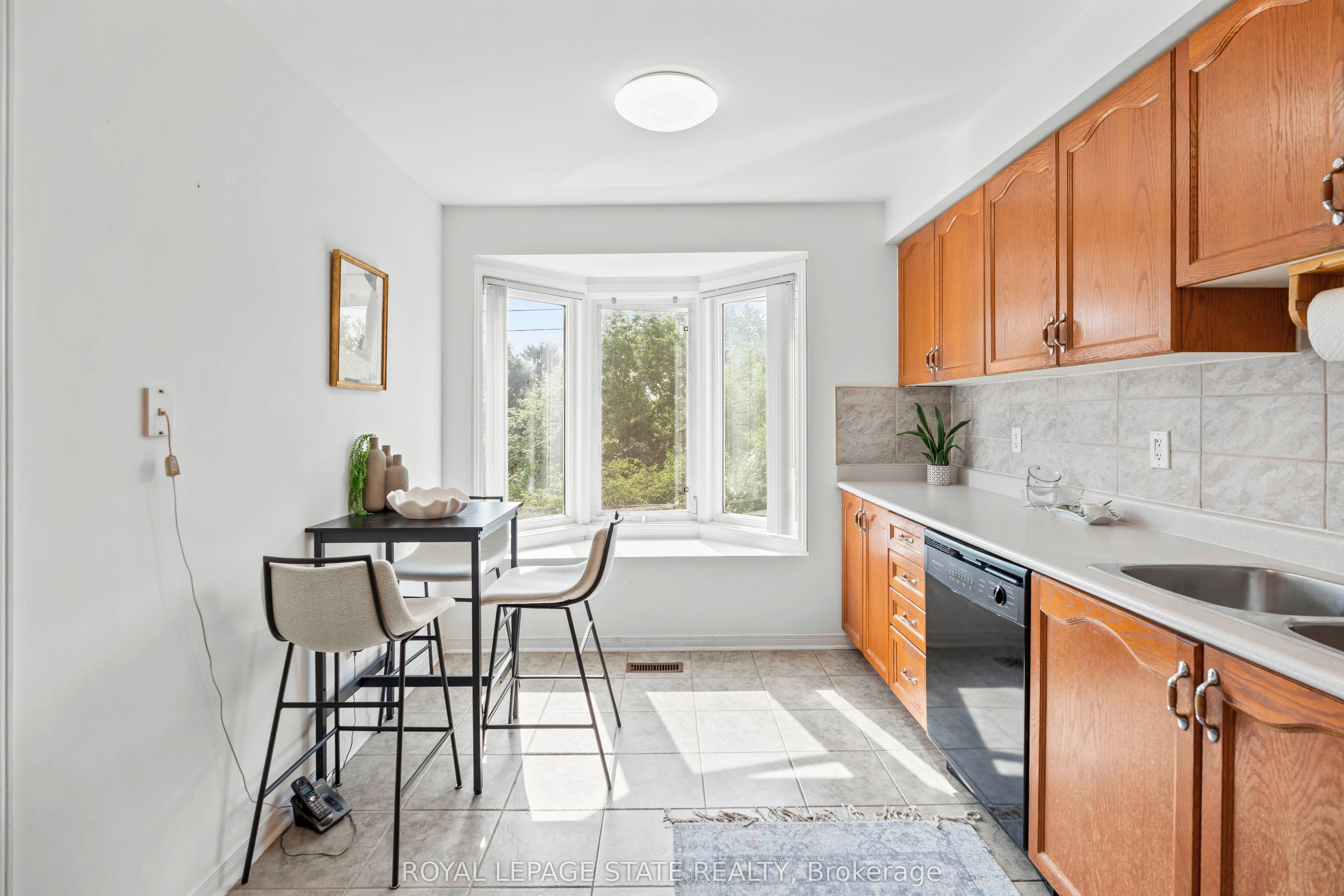 5090 Fairview Street, #20