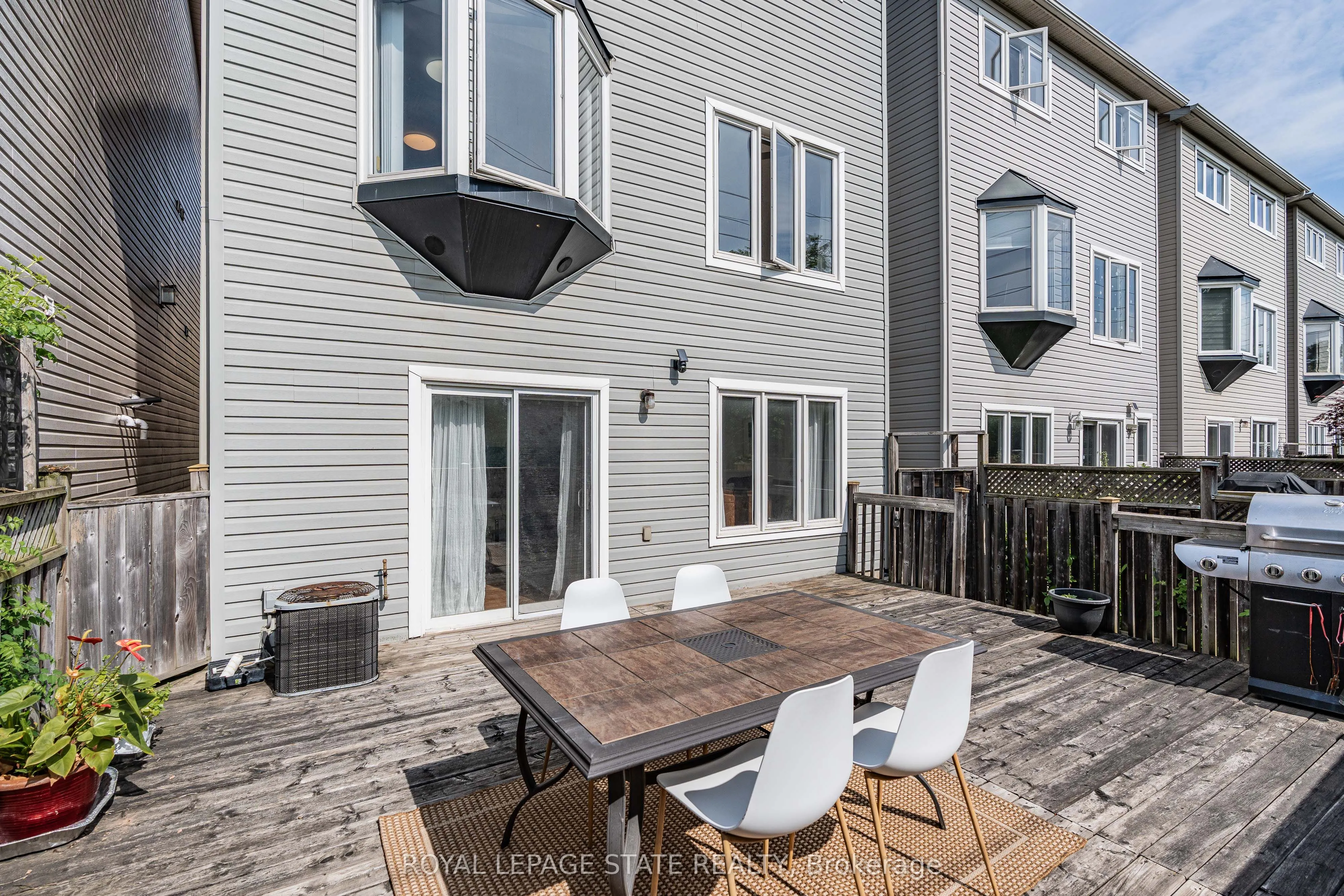 5090 Fairview Street, #20