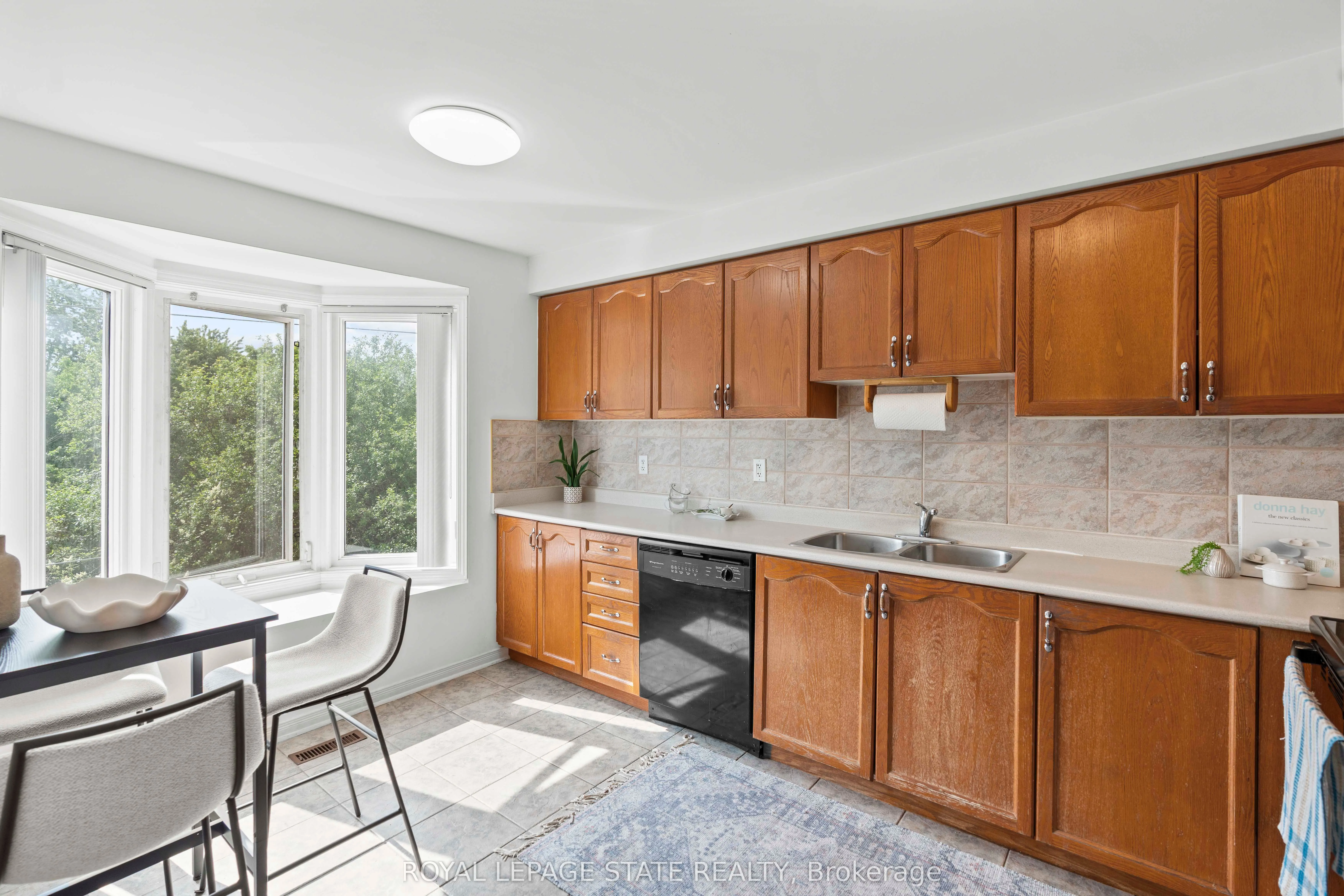 5090 Fairview Street, #20