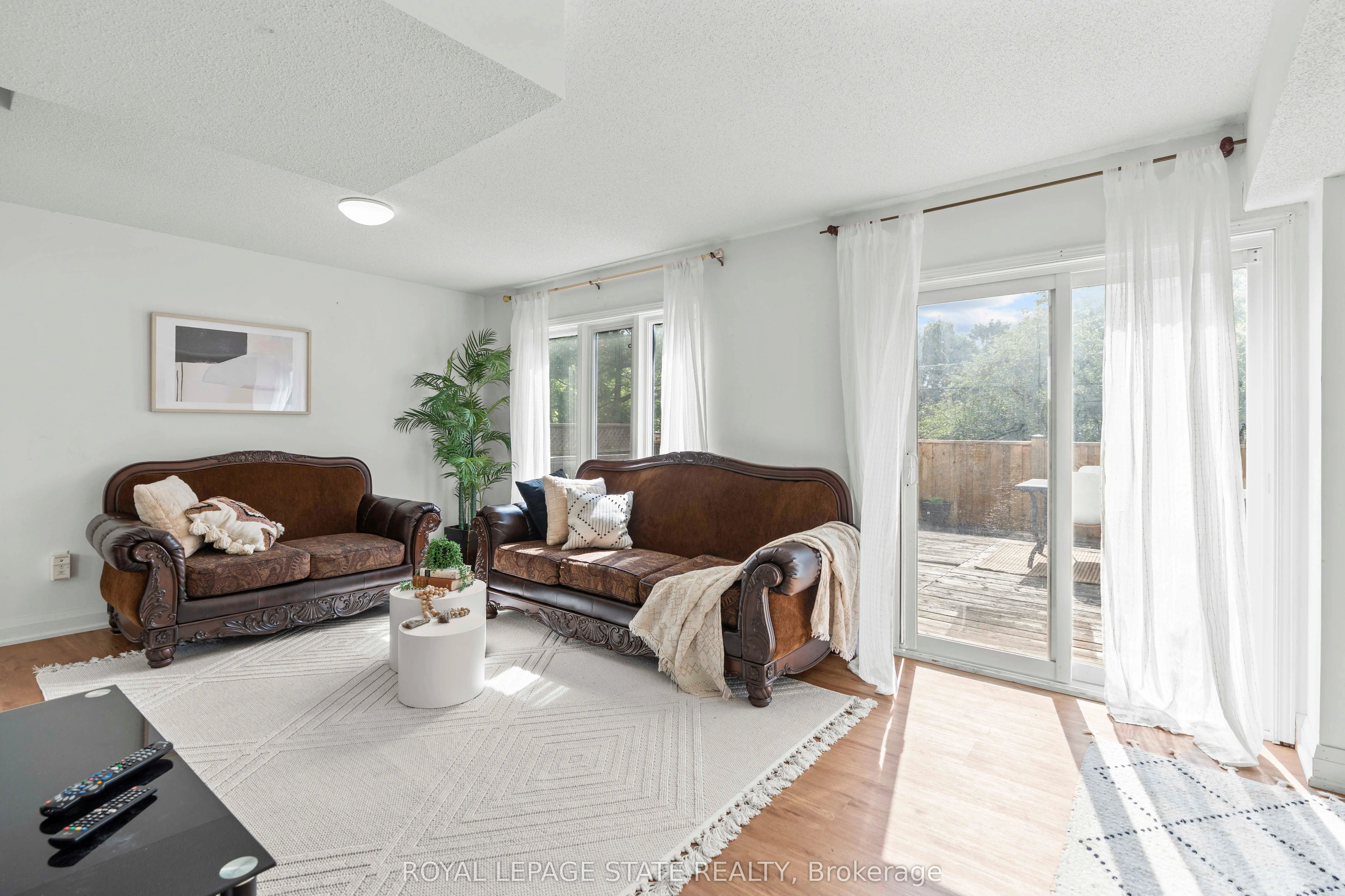 5090 Fairview Street, #20