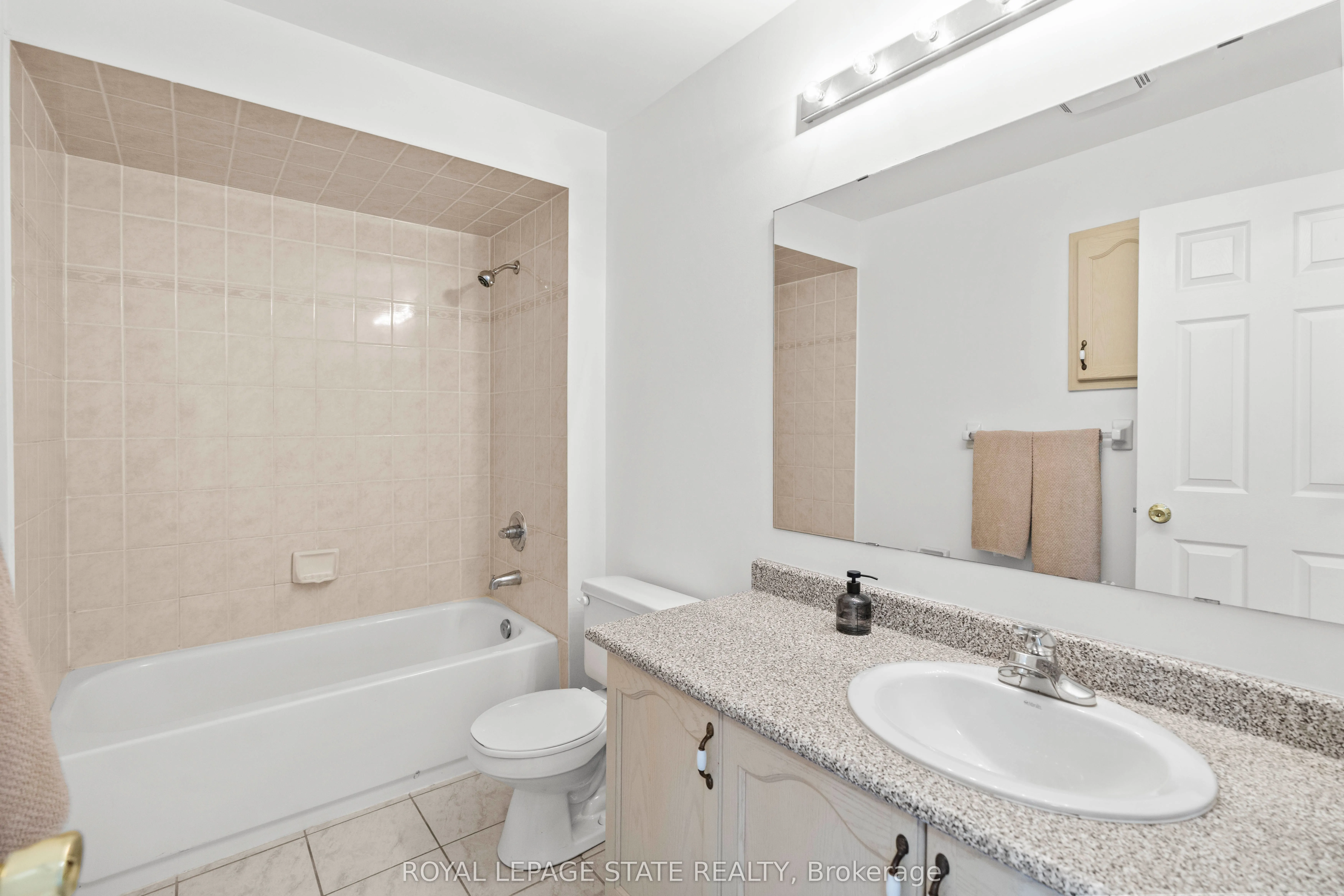 5090 Fairview Street, #20