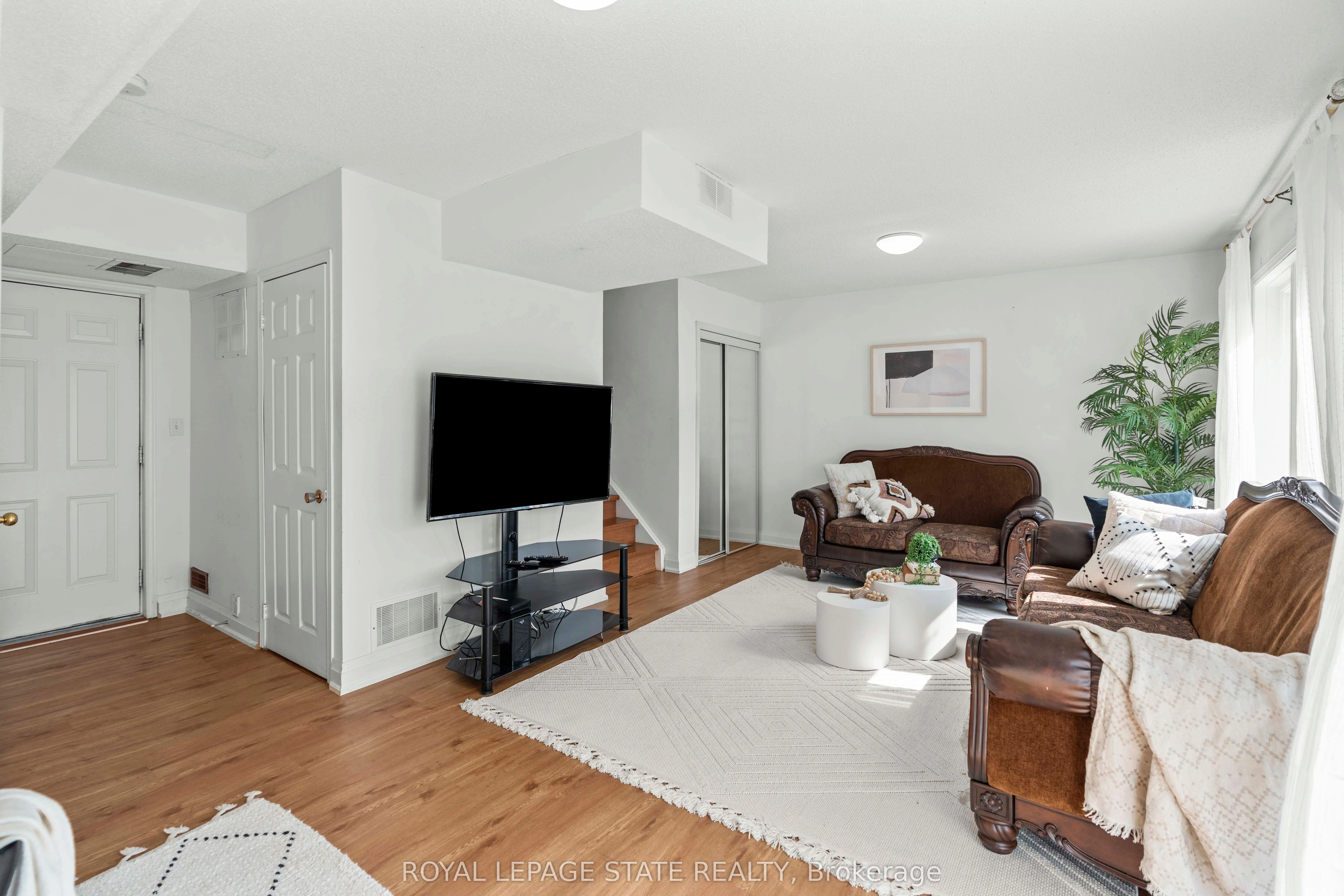 5090 Fairview Street, #20