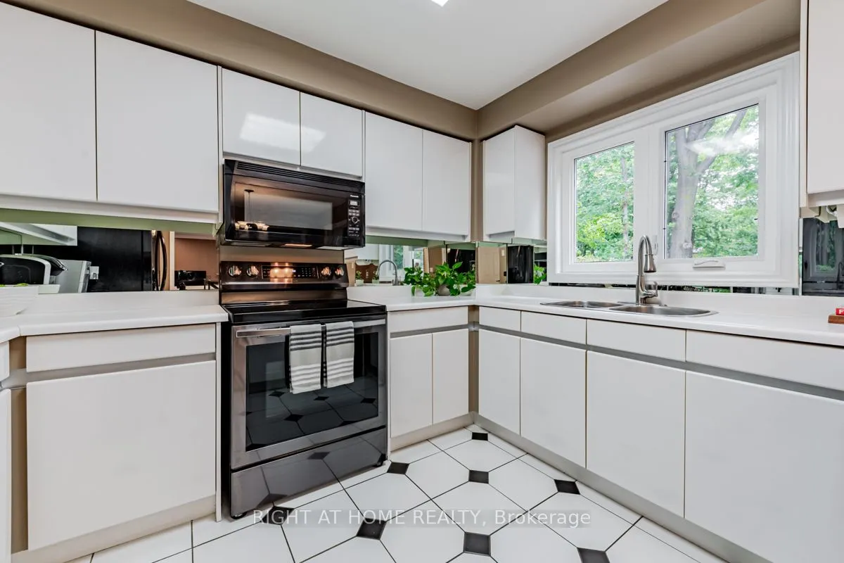 3655 Loyalist Drive