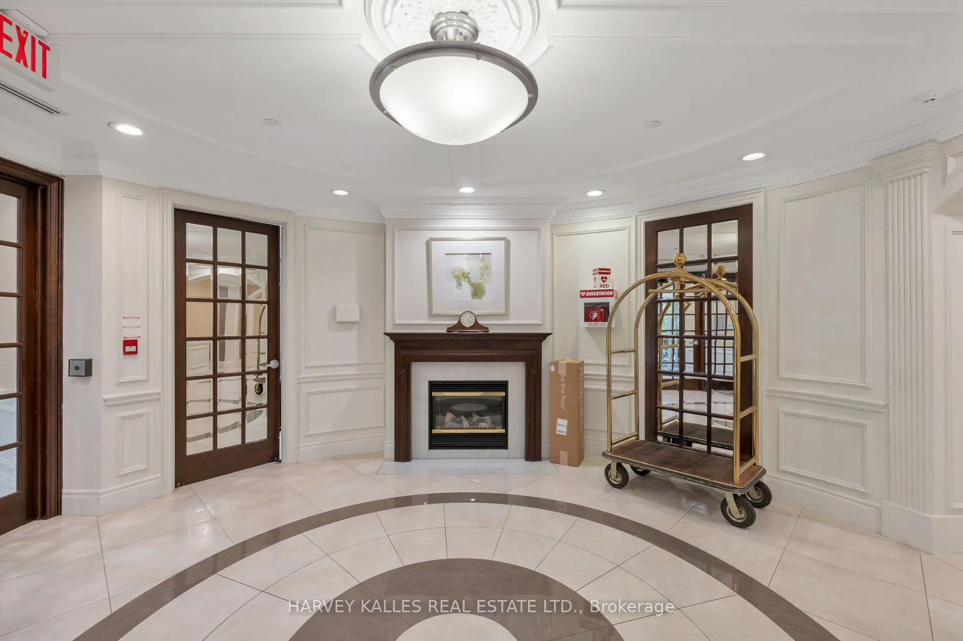 3085 Bloor Street W, #212
