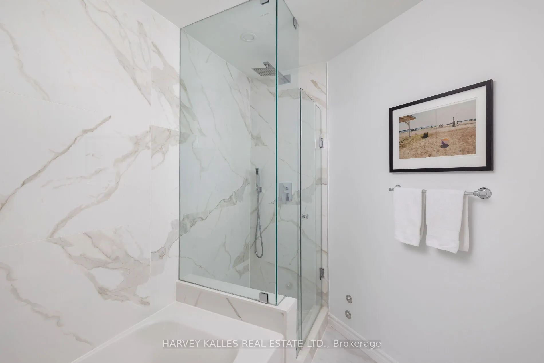 3085 Bloor Street W, #212