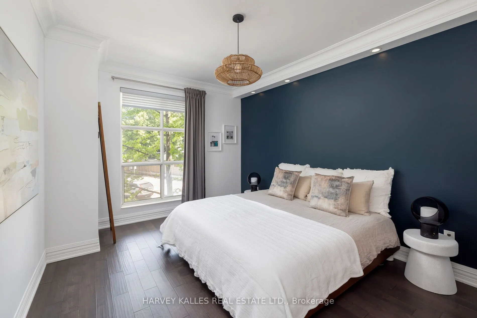 3085 Bloor Street W, #212