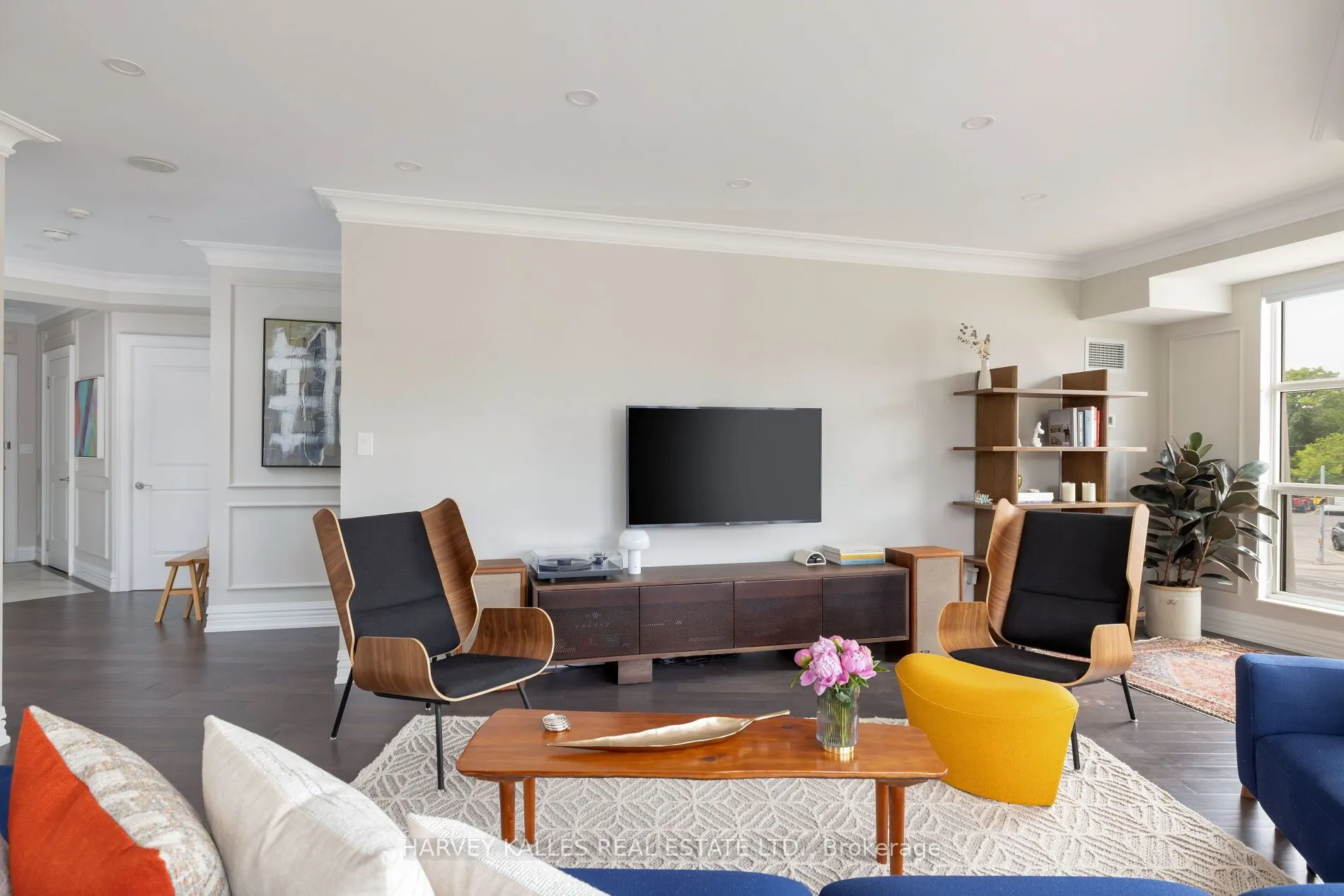 3085 Bloor Street W, #212