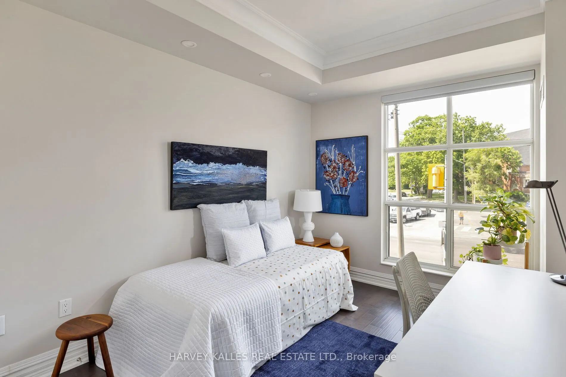 3085 Bloor Street W, #212