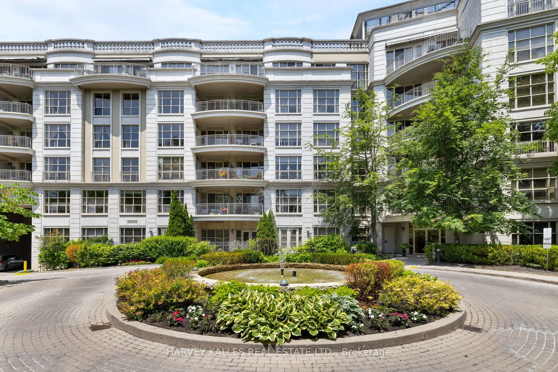 3085 Bloor Street W, #212