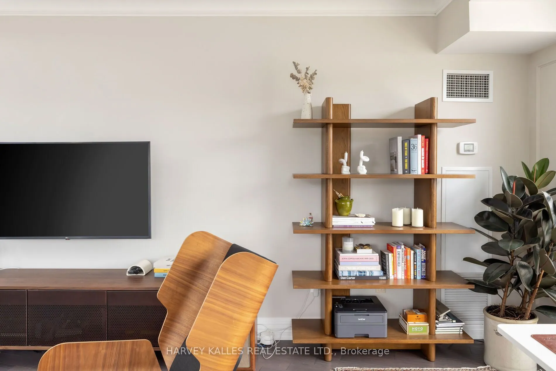 3085 Bloor Street W, #212