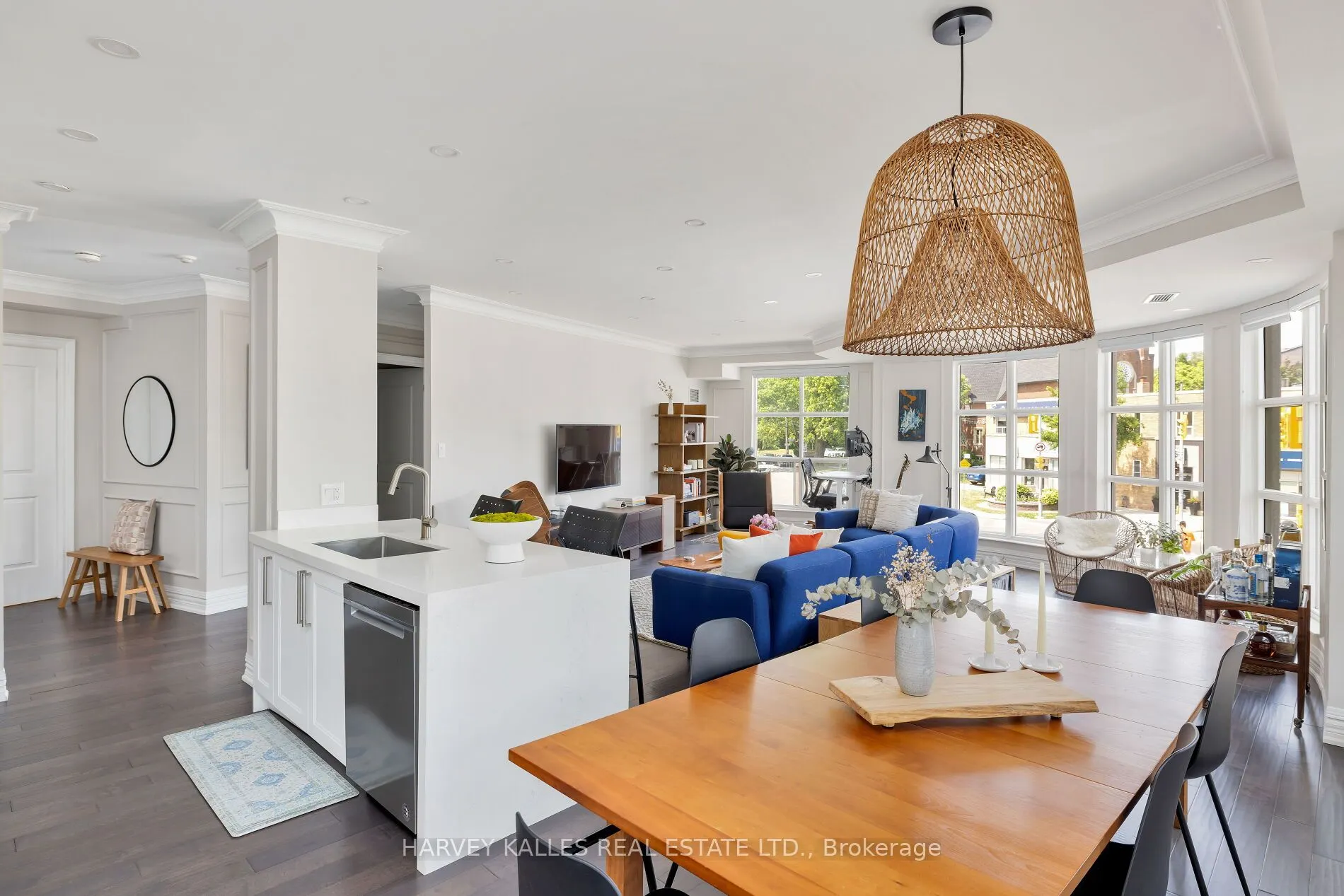 3085 Bloor Street W, #212