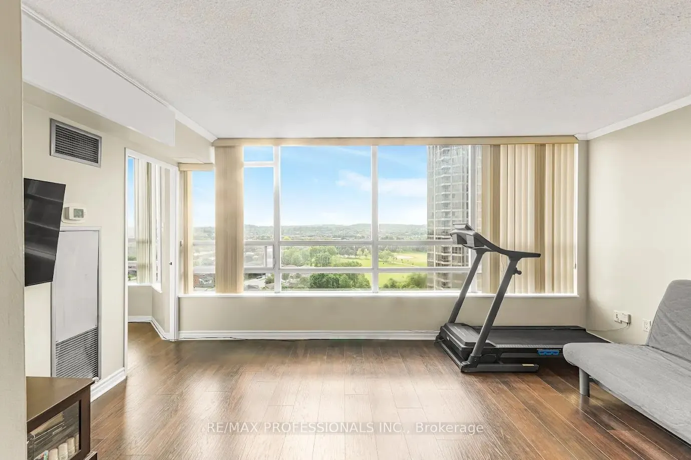 50 Kingsbridge Garden Circle, #1502