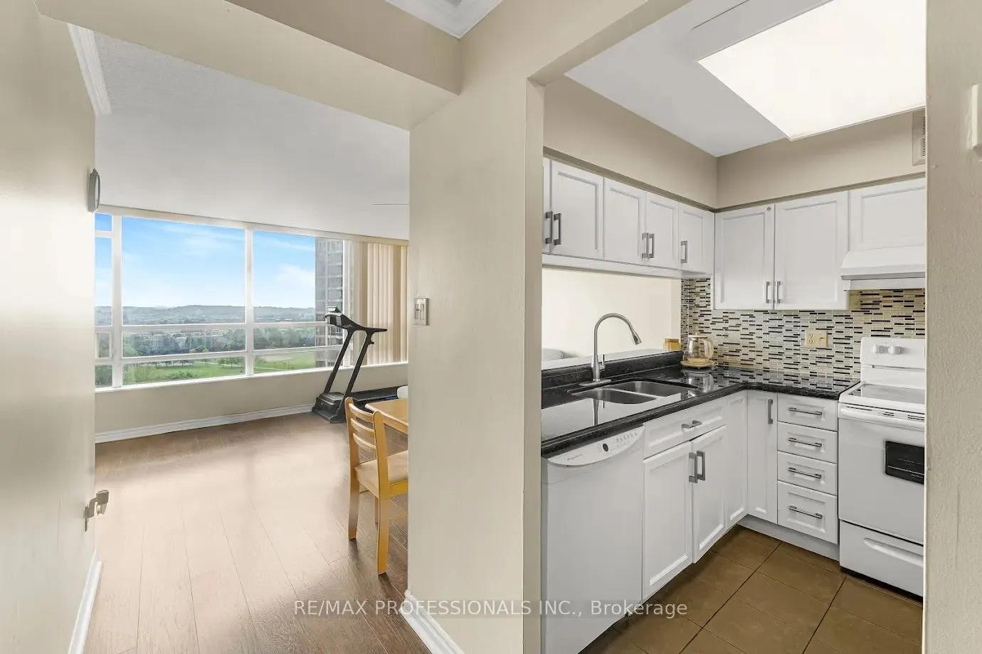 50 Kingsbridge Garden Circle, #1502