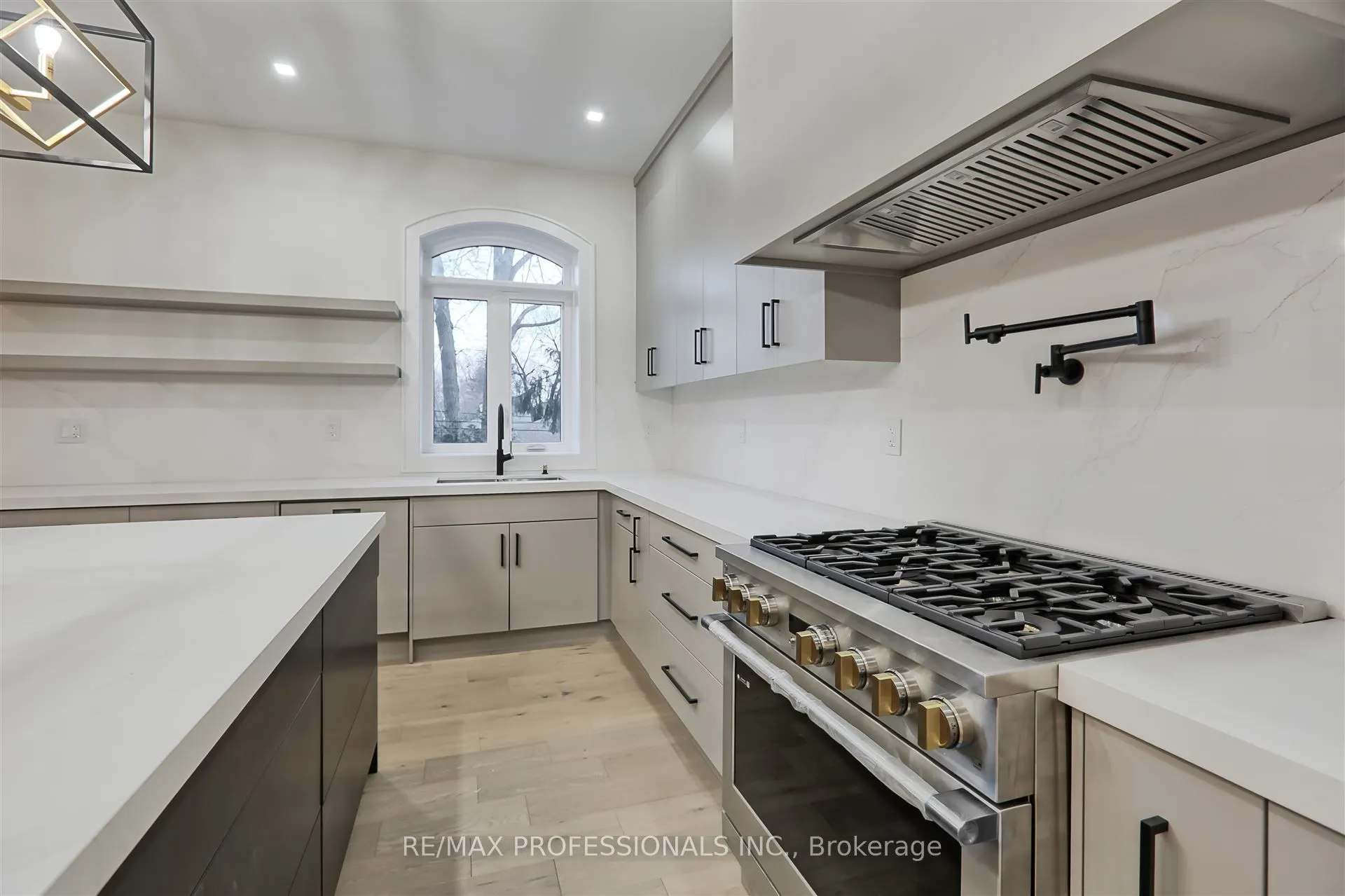 7 Farningham Crescent