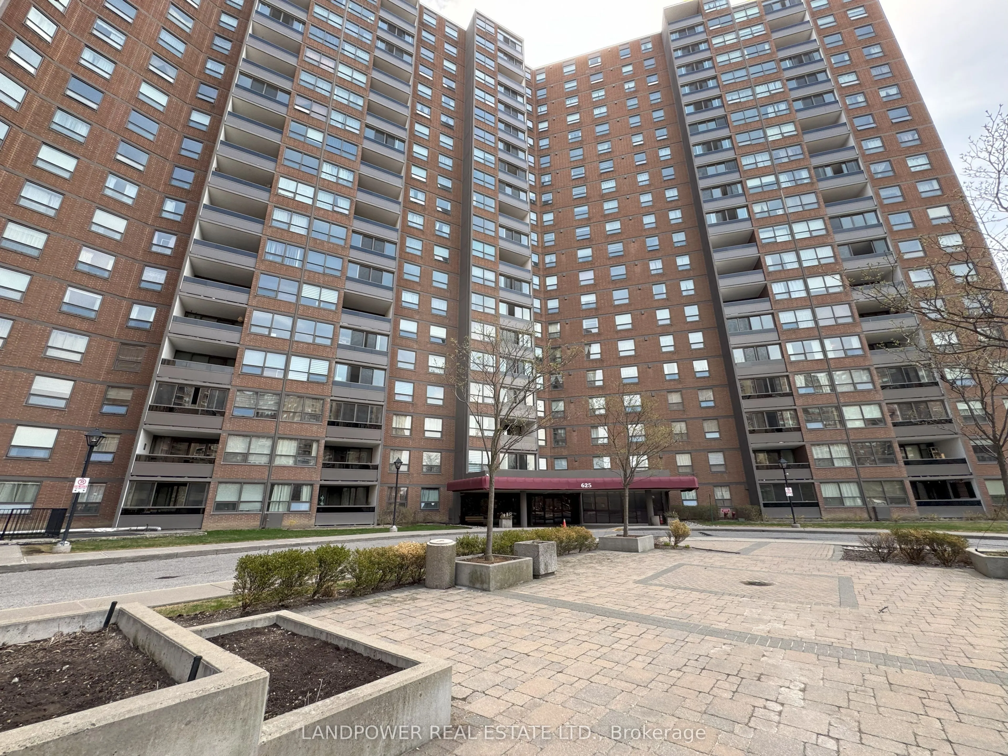 625 The West Mall, #303