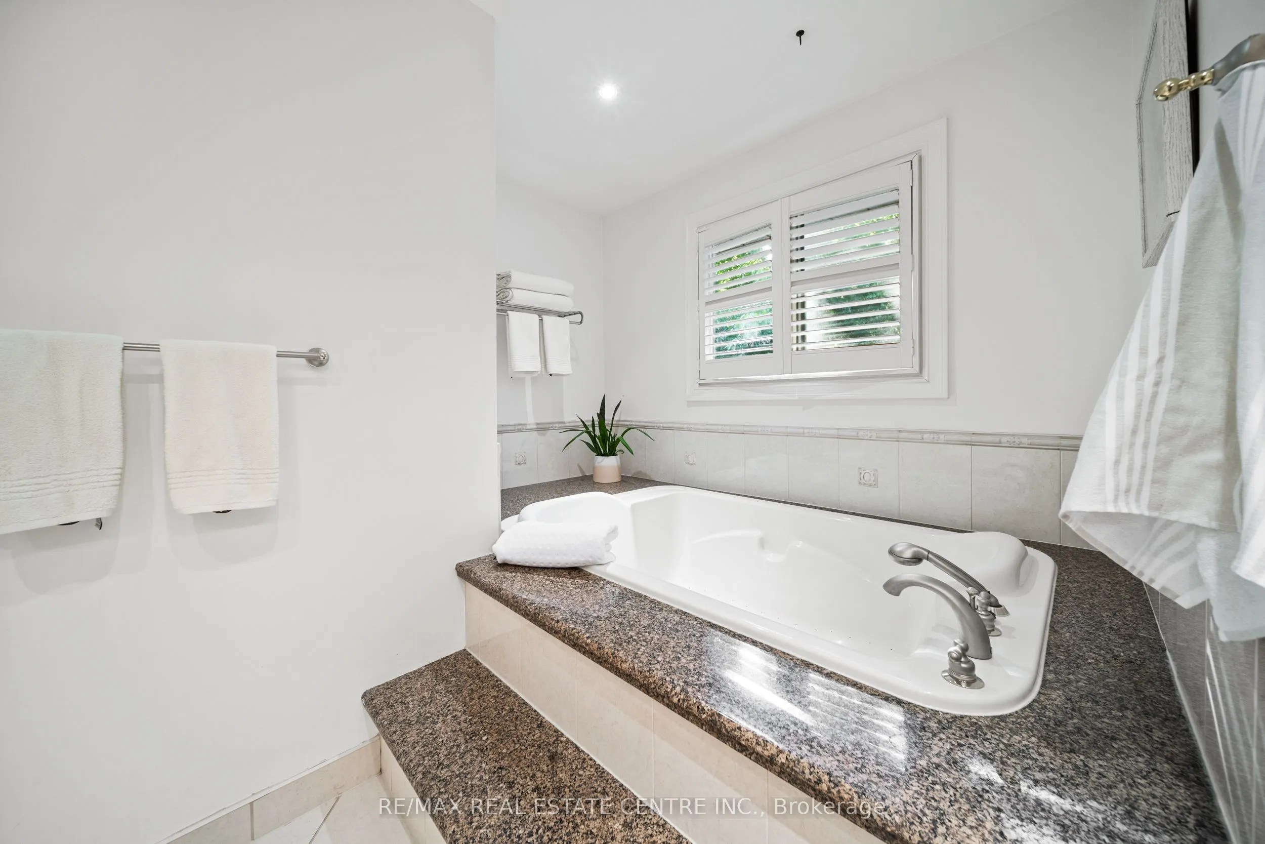 1246 Old Carriage Way
