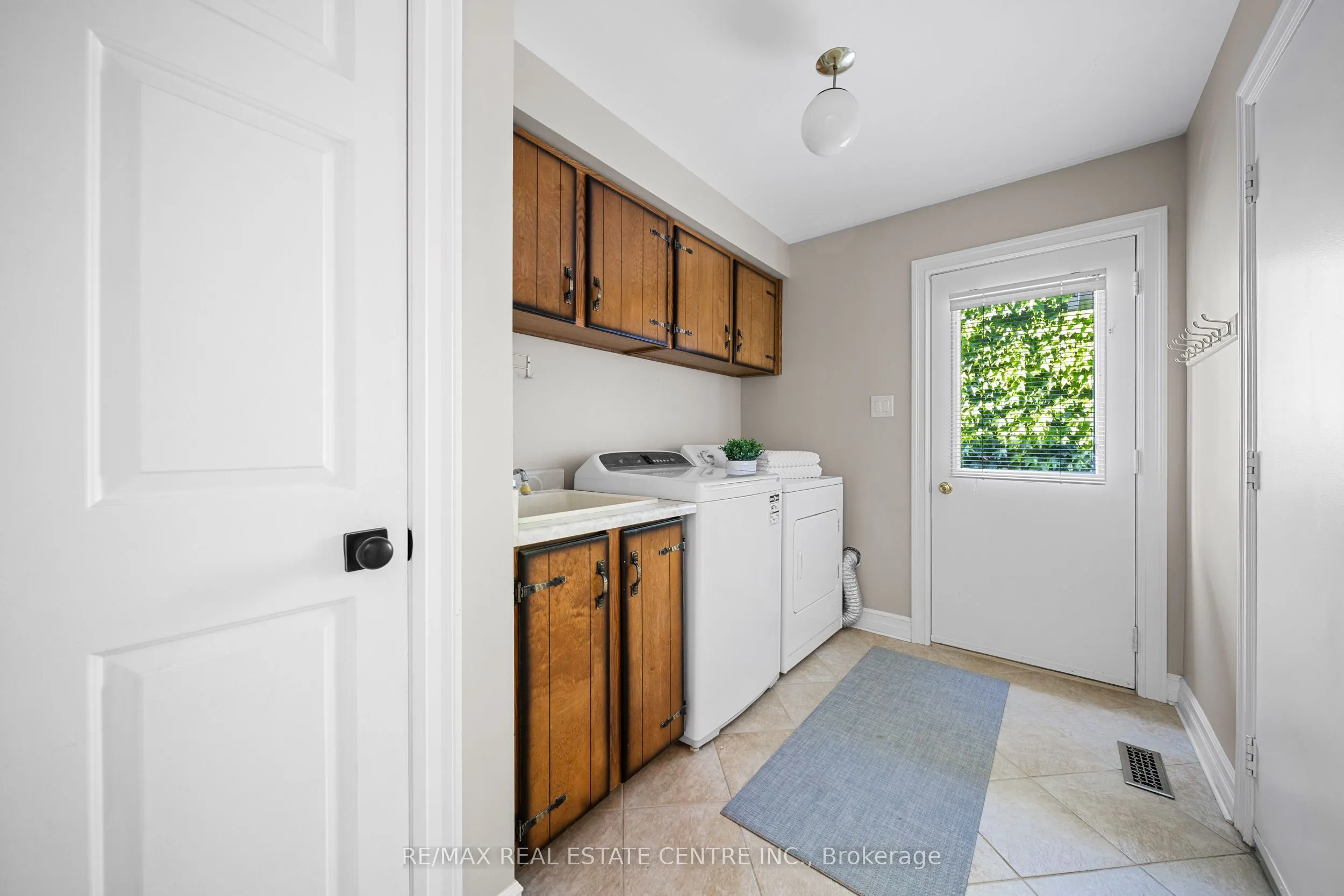 1246 Old Carriage Way