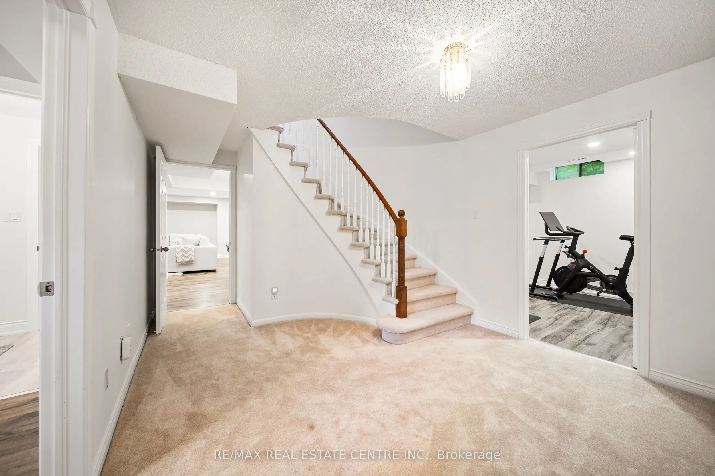 1246 Old Carriage Way