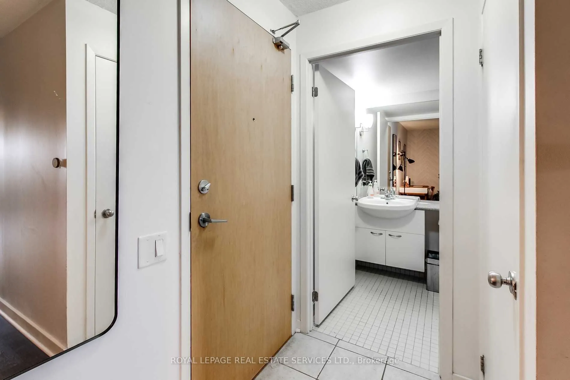 1040 The Queensway, #313