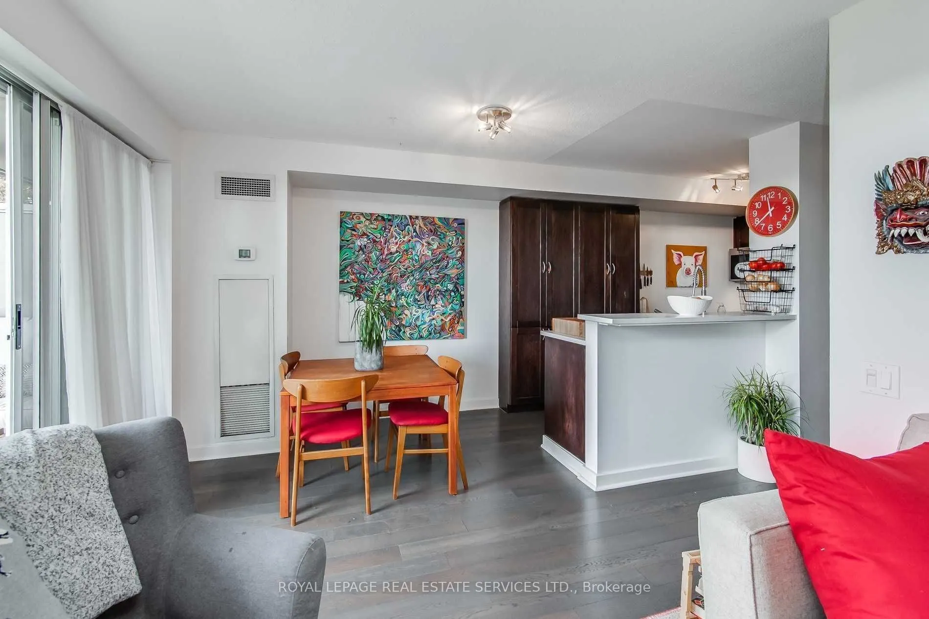 1040 The Queensway, #313