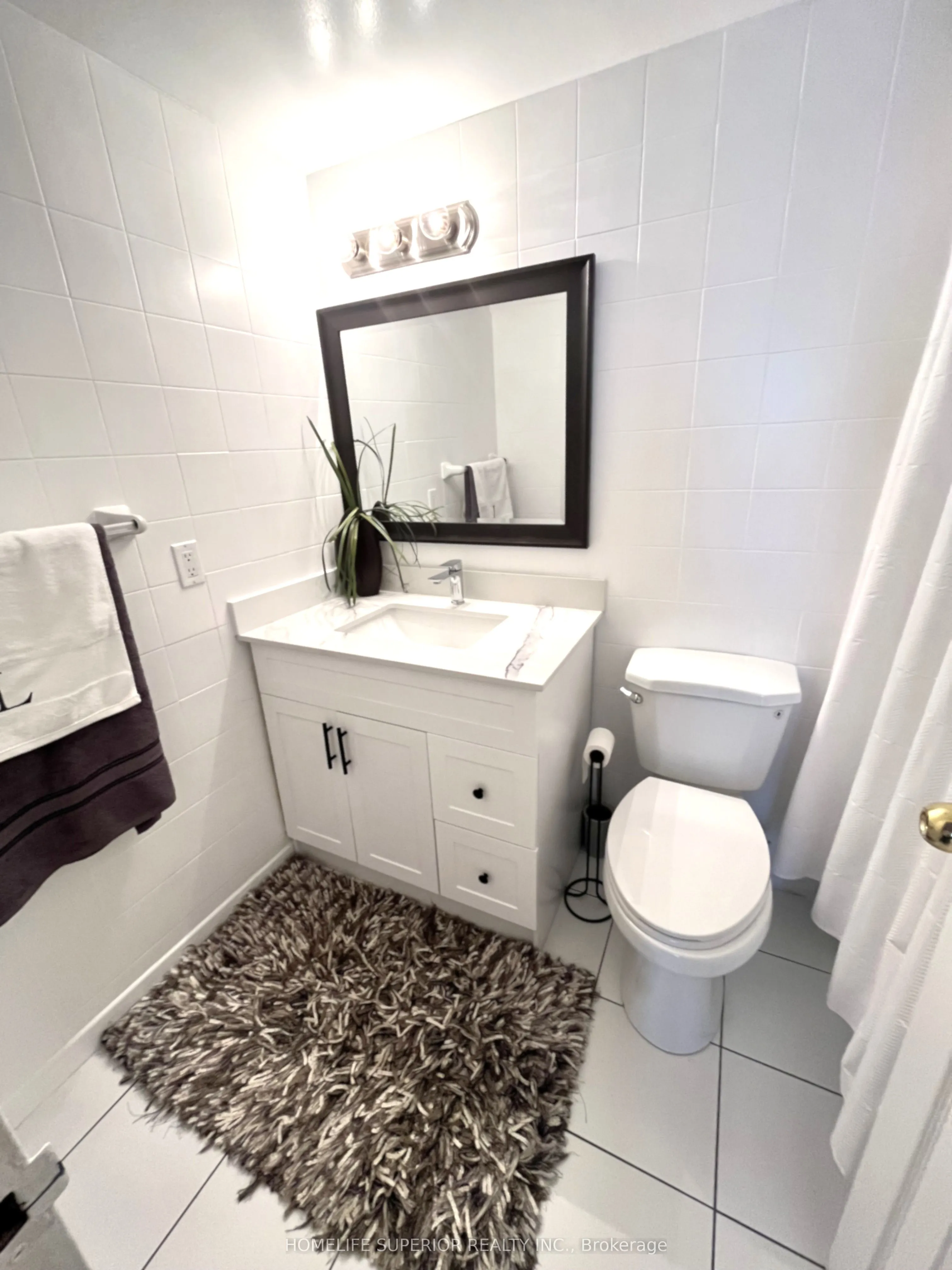 25 Kensington Road, #1011