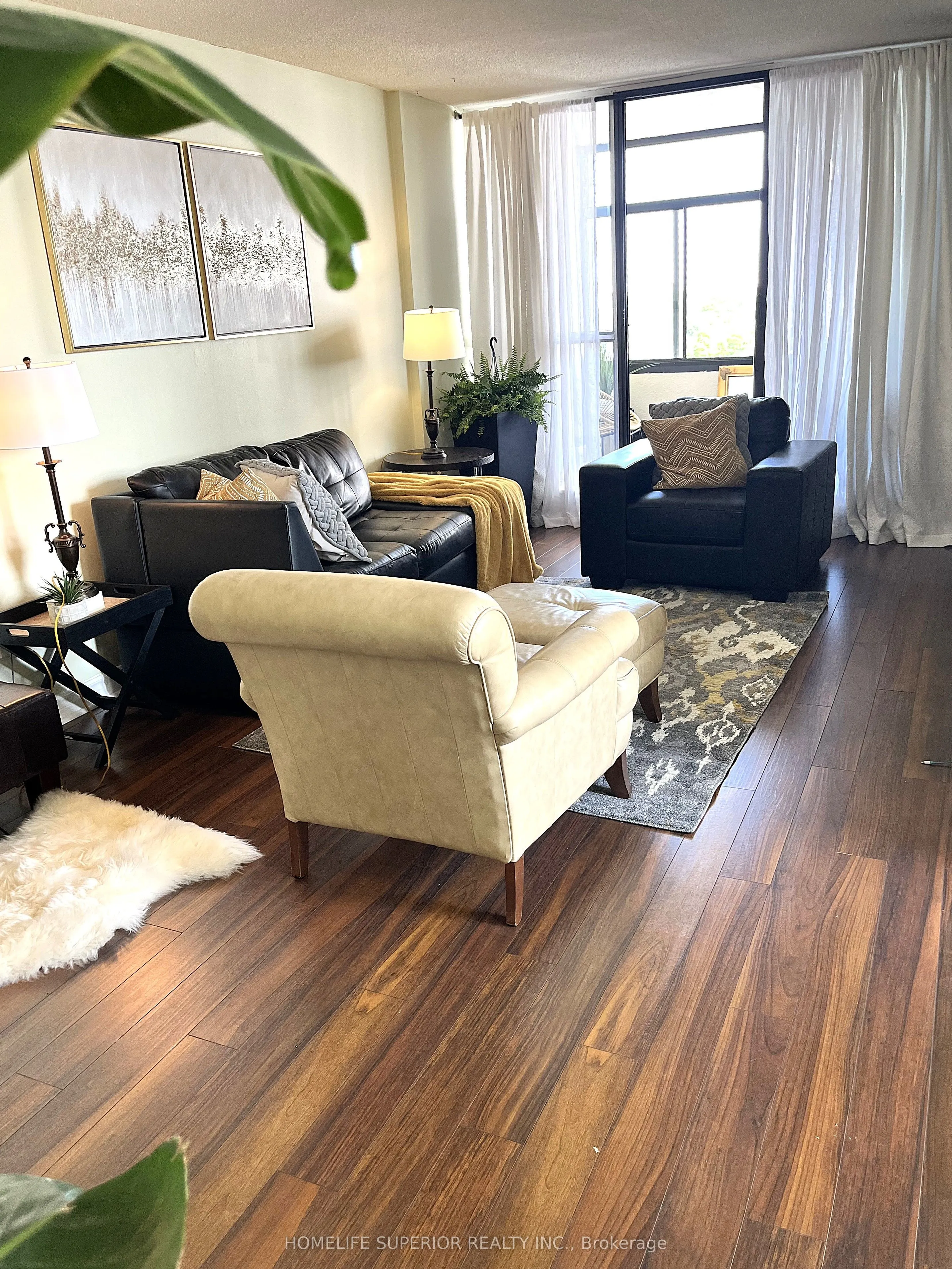 25 Kensington Road, #1011